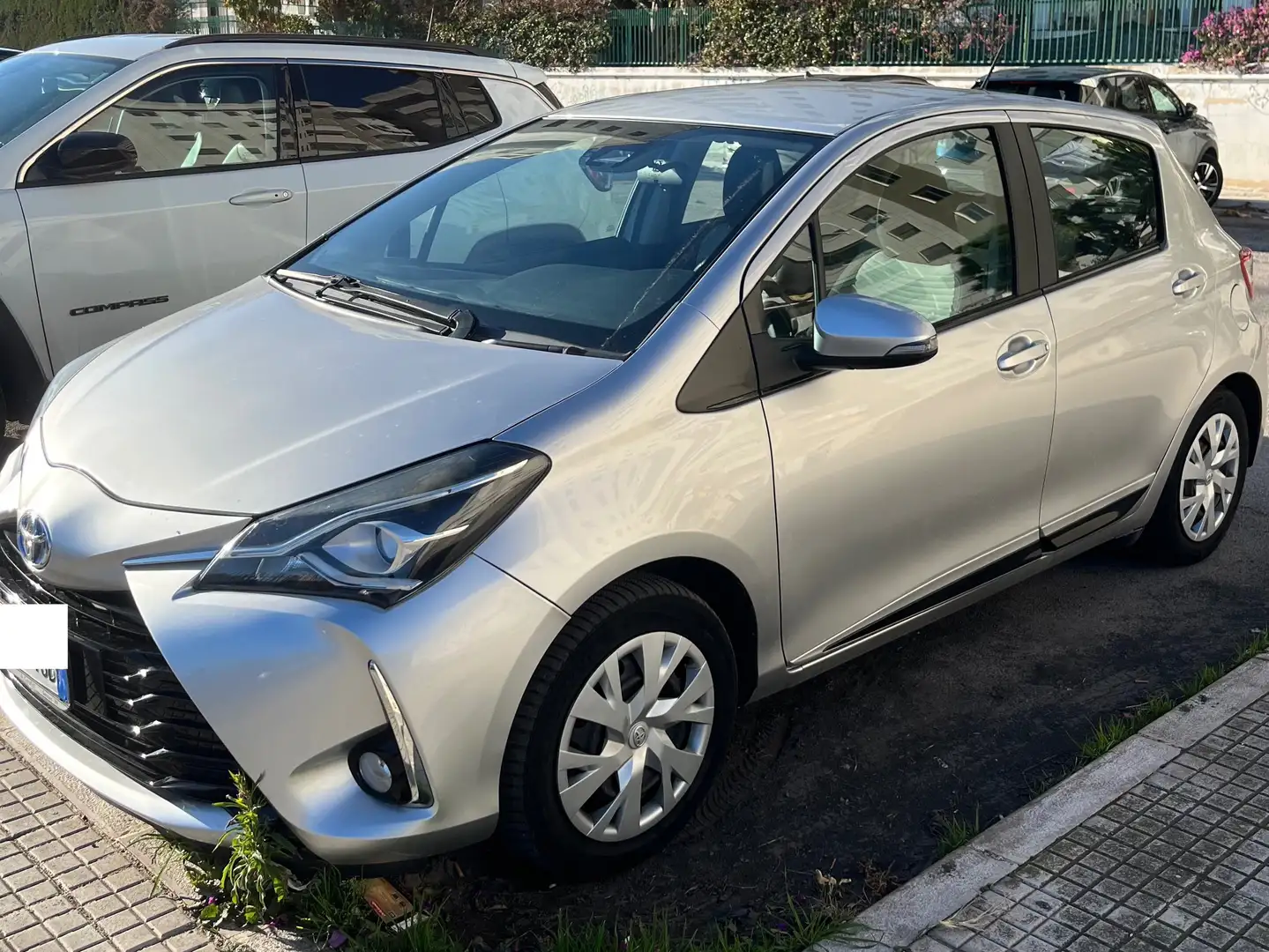 Toyota Yaris Yaris III 2017 5p 1.5h Active Argento - 2