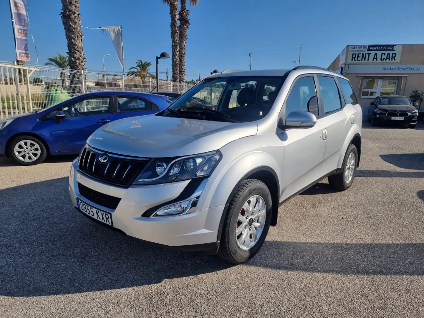 Mahindra XUV500 2.2D W8 FWD Plateado - 1