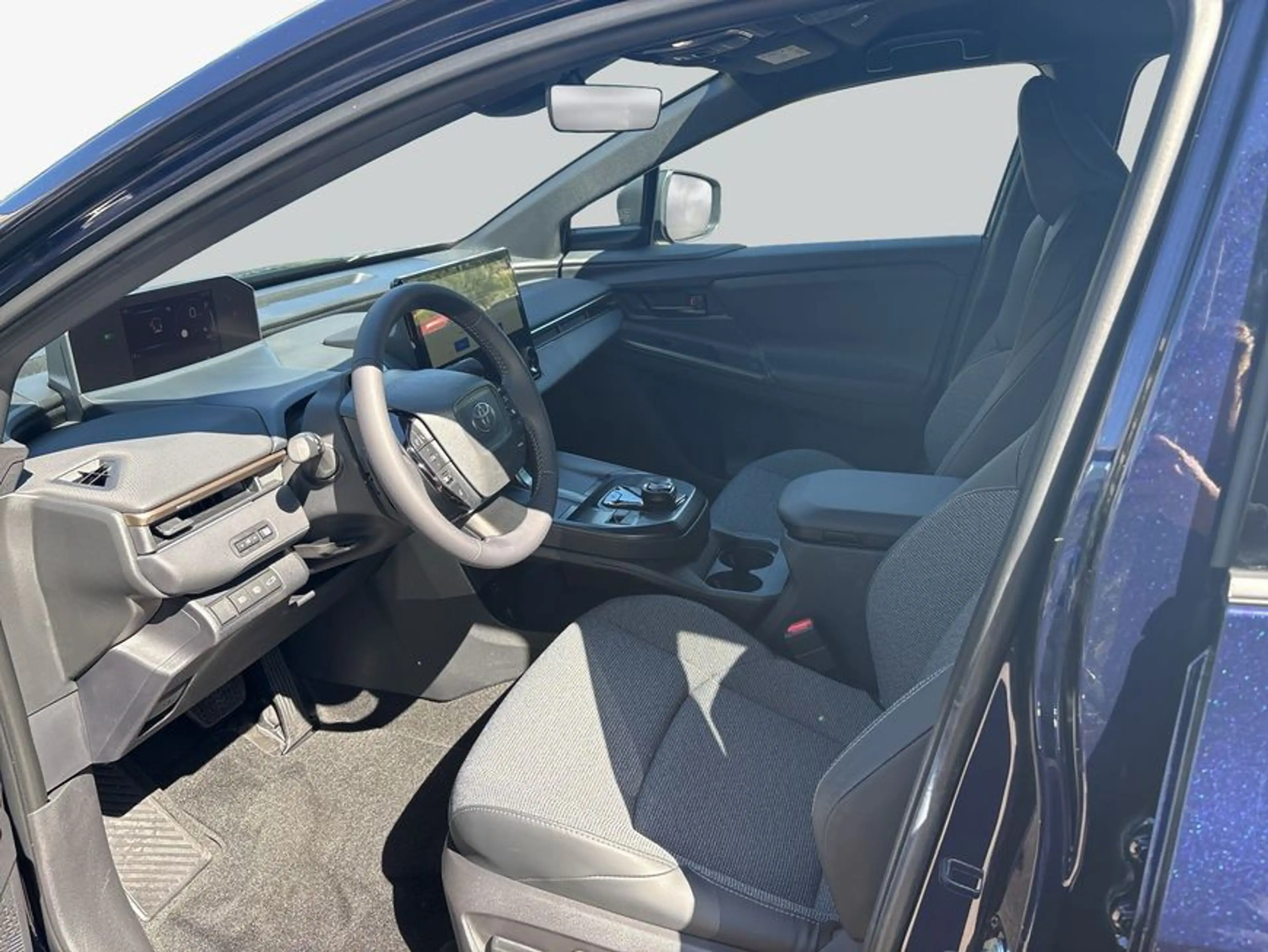 Toyota bZ4X Teamplayer, Facelift, Navi, 360°Kamera, PDC — photo 10