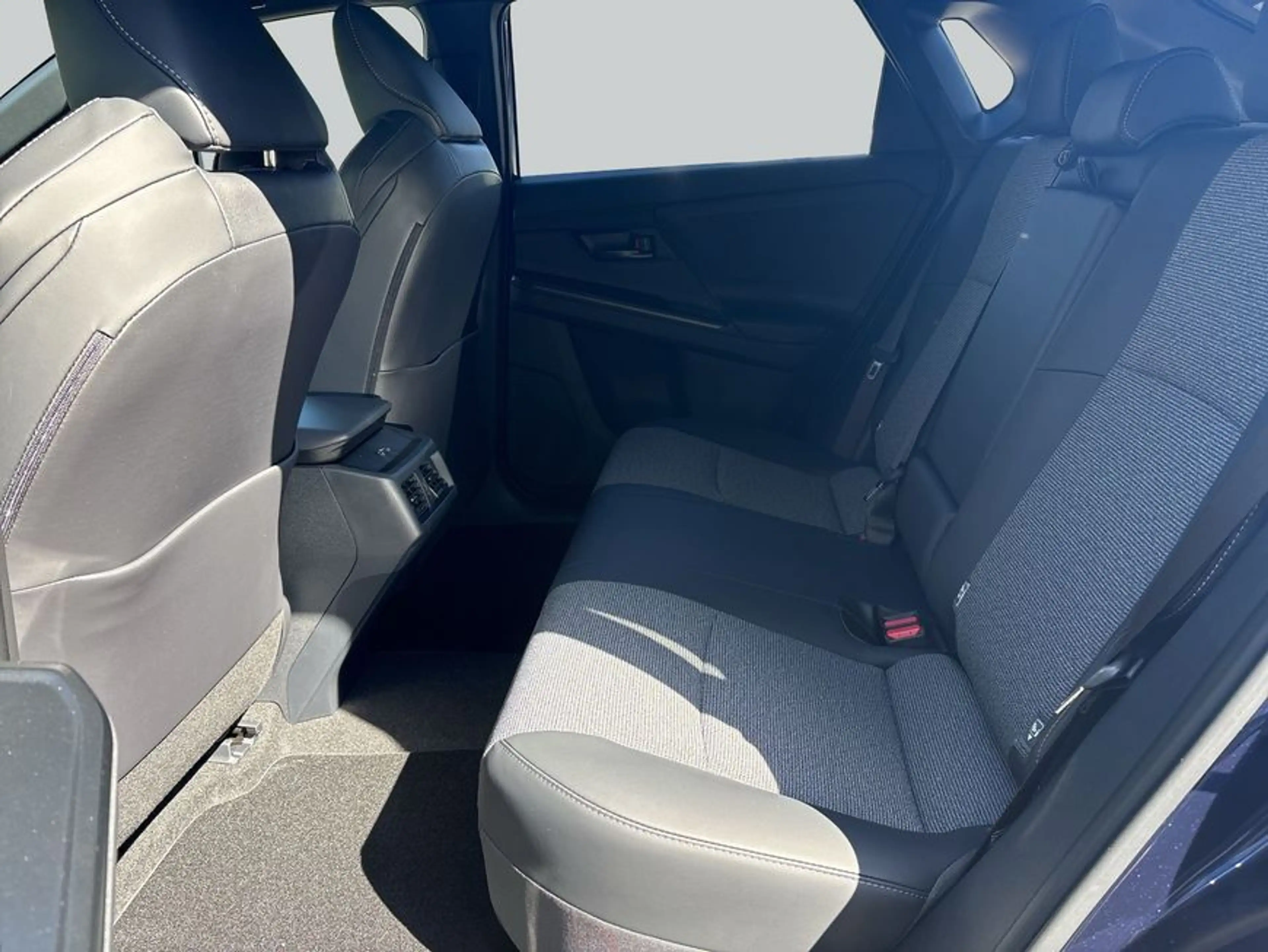 Toyota bZ4X Teamplayer, Facelift, Navi, 360°Kamera, PDC — photo 12