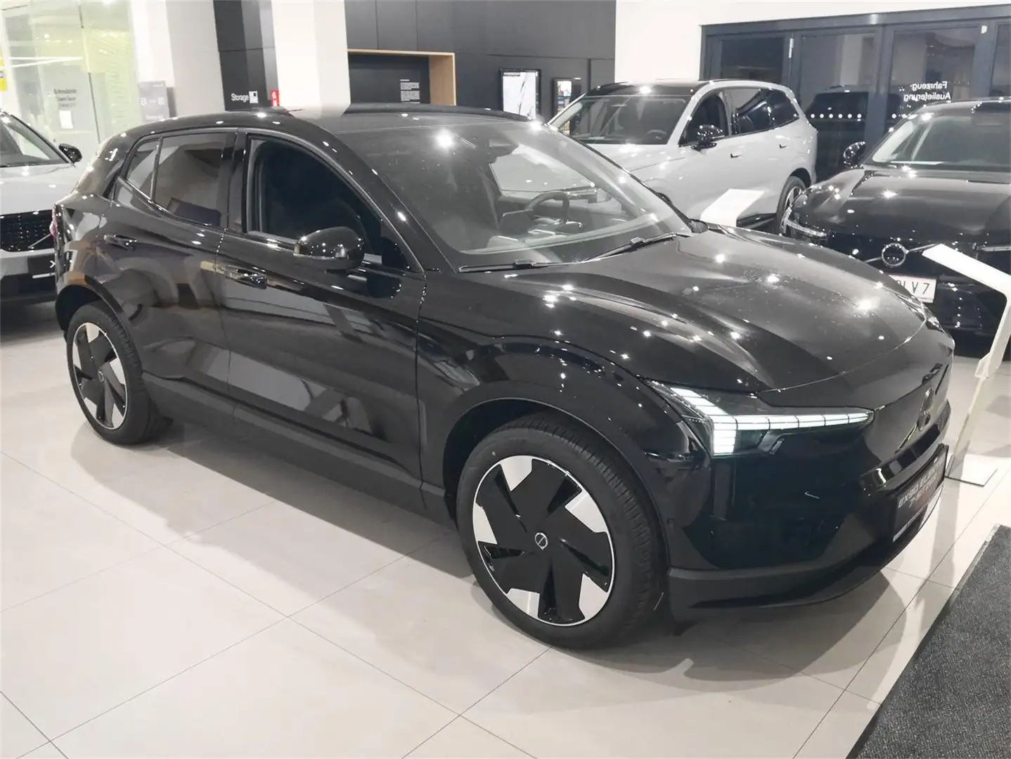 Volvo EX30 P8 AWD Ultra Schwarz - 1