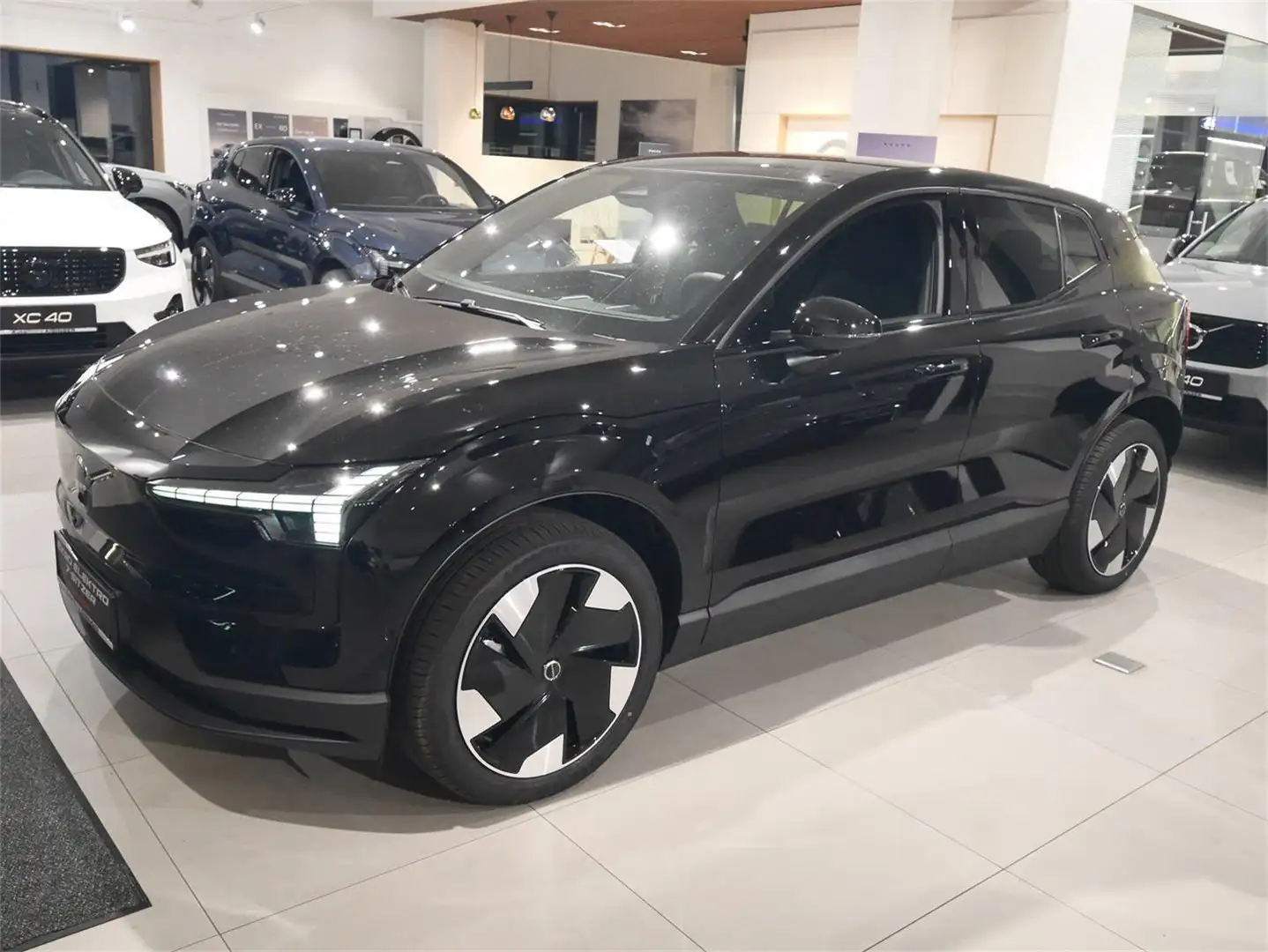 Volvo EX30 P8 AWD Ultra Schwarz - 2