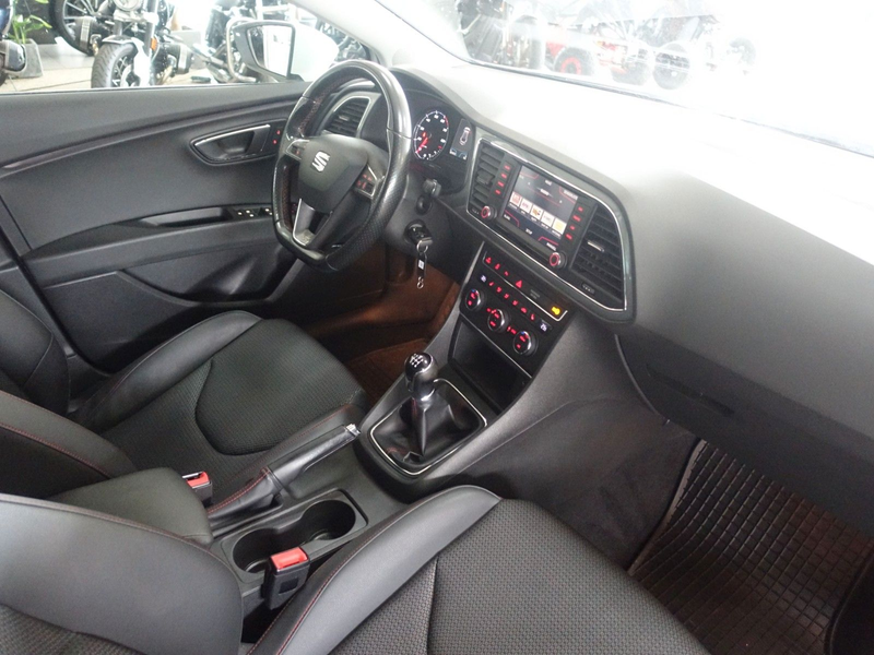 SEAT Leon 1.4 TSI ACT FR Sporttourer; LED NAV Mirror — photo 15