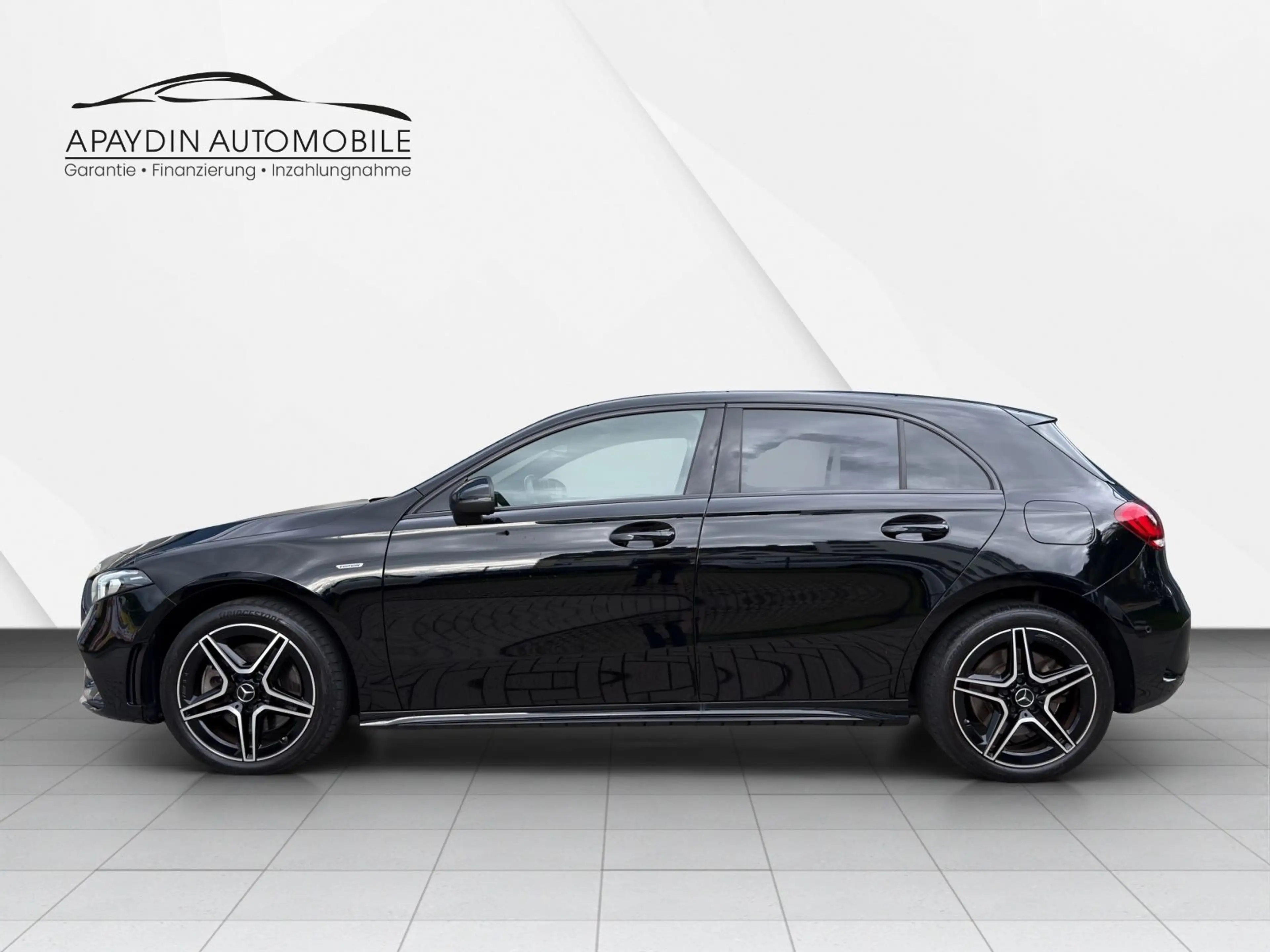 Mercedes-Benz A 250 AMG-Line LED/AMBIENTE/NIGHTPAKET/MBUX/PTS — photo 2