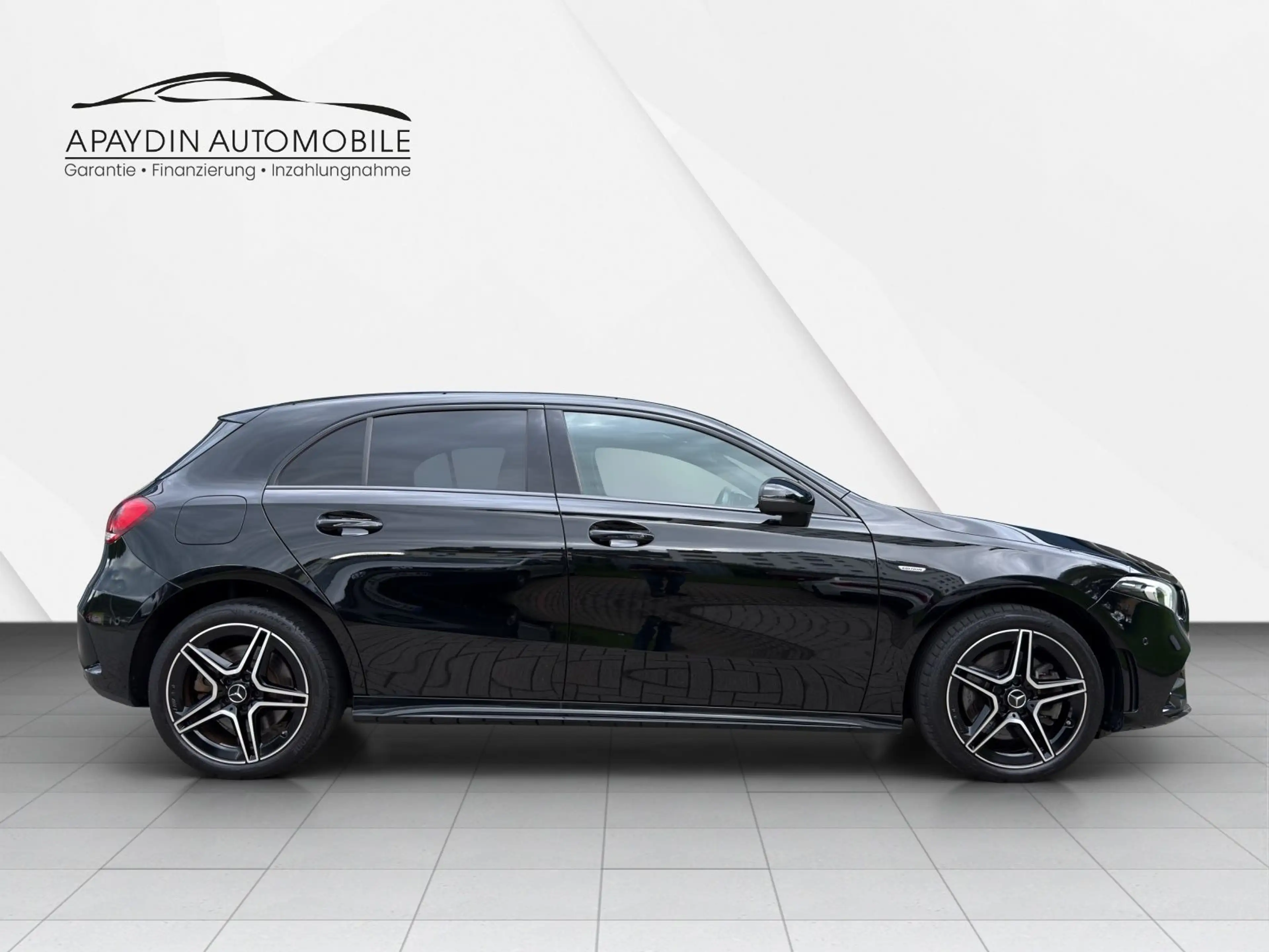 Mercedes-Benz A 250 AMG-Line LED/AMBIENTE/NIGHTPAKET/MBUX/PTS — photo 6