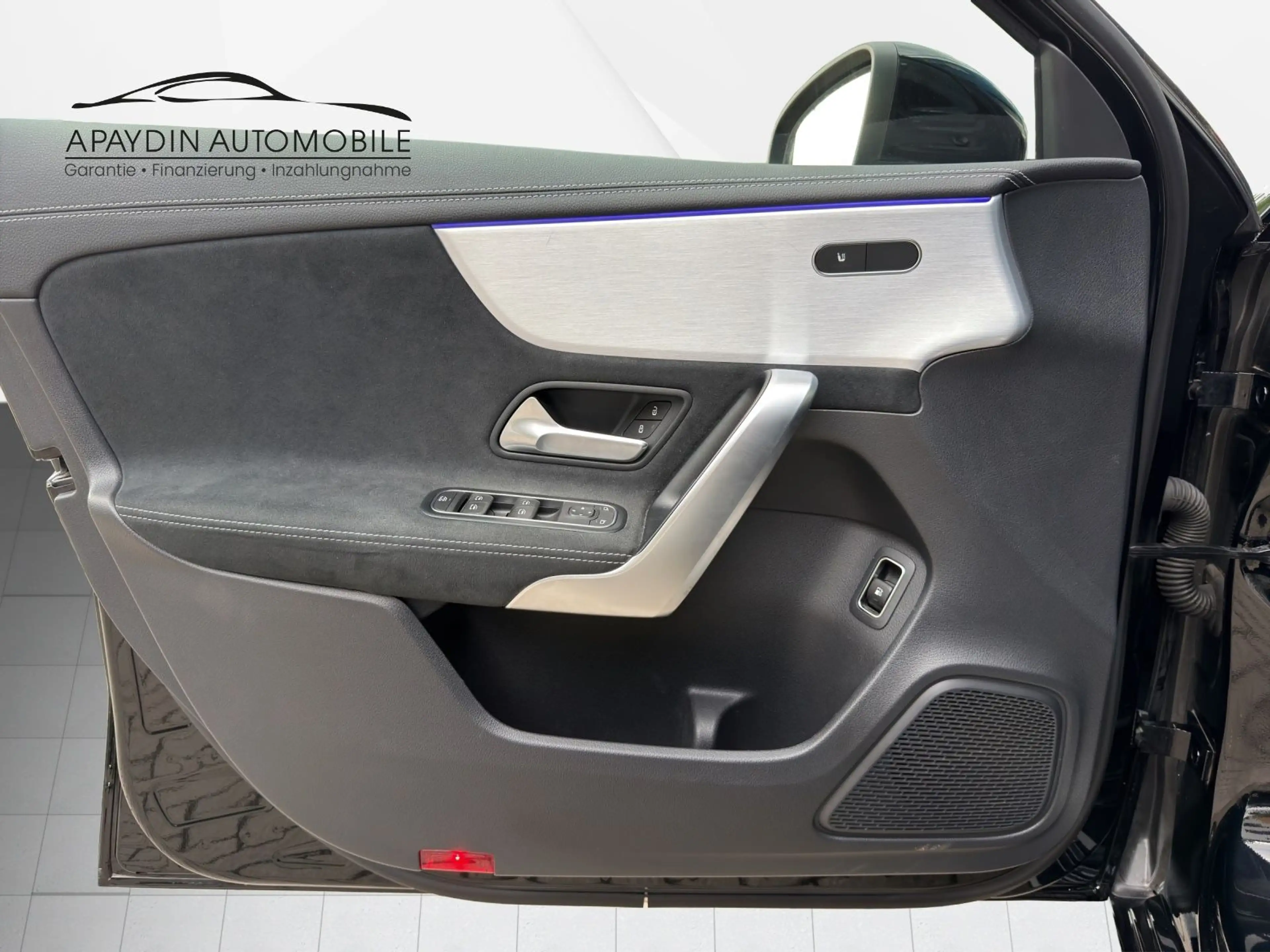 Mercedes-Benz A 250 AMG-Line LED/AMBIENTE/NIGHTPAKET/MBUX/PTS — photo 10