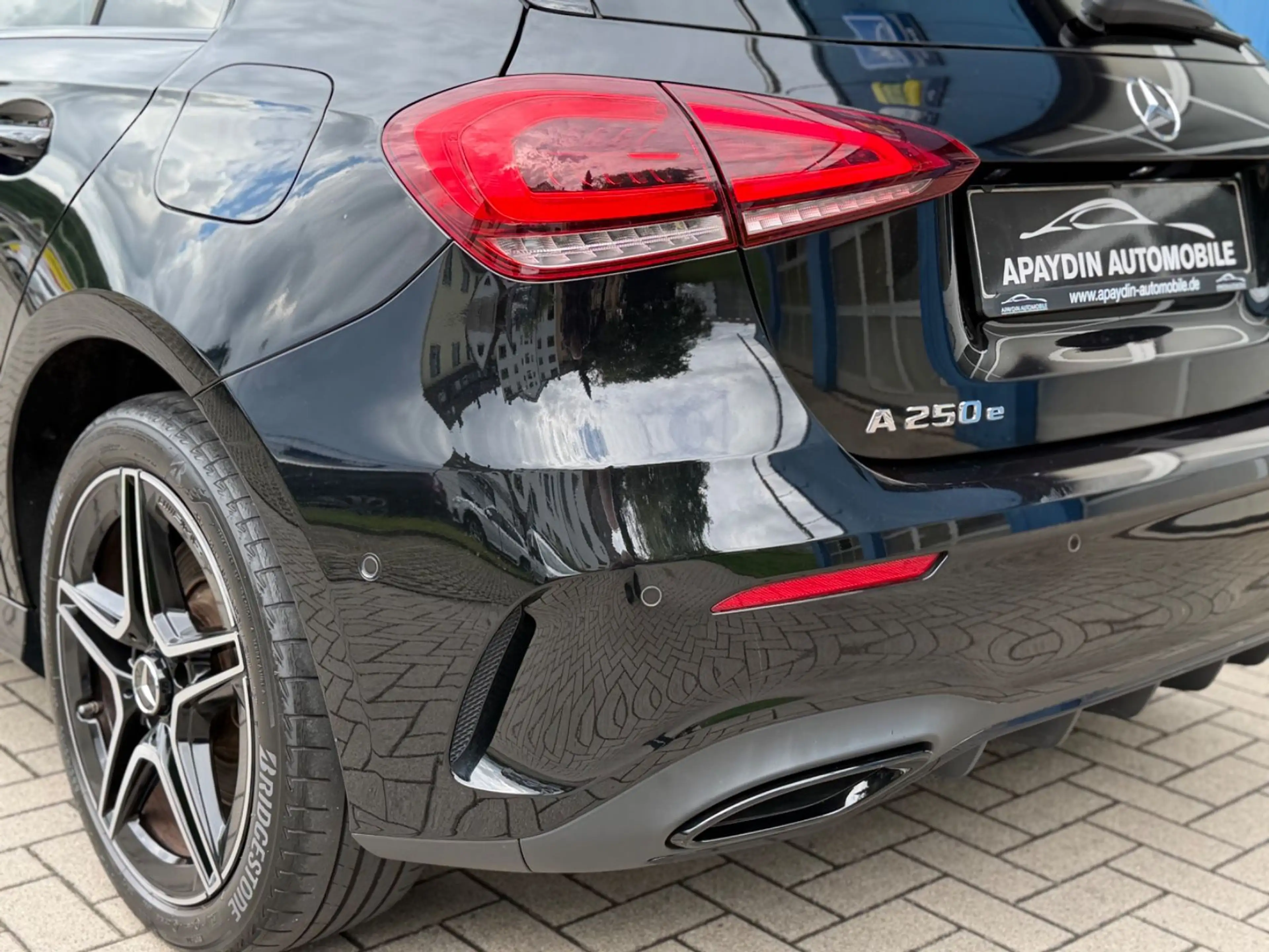 Mercedes-Benz A 250 AMG-Line LED/AMBIENTE/NIGHTPAKET/MBUX/PTS — photo 25