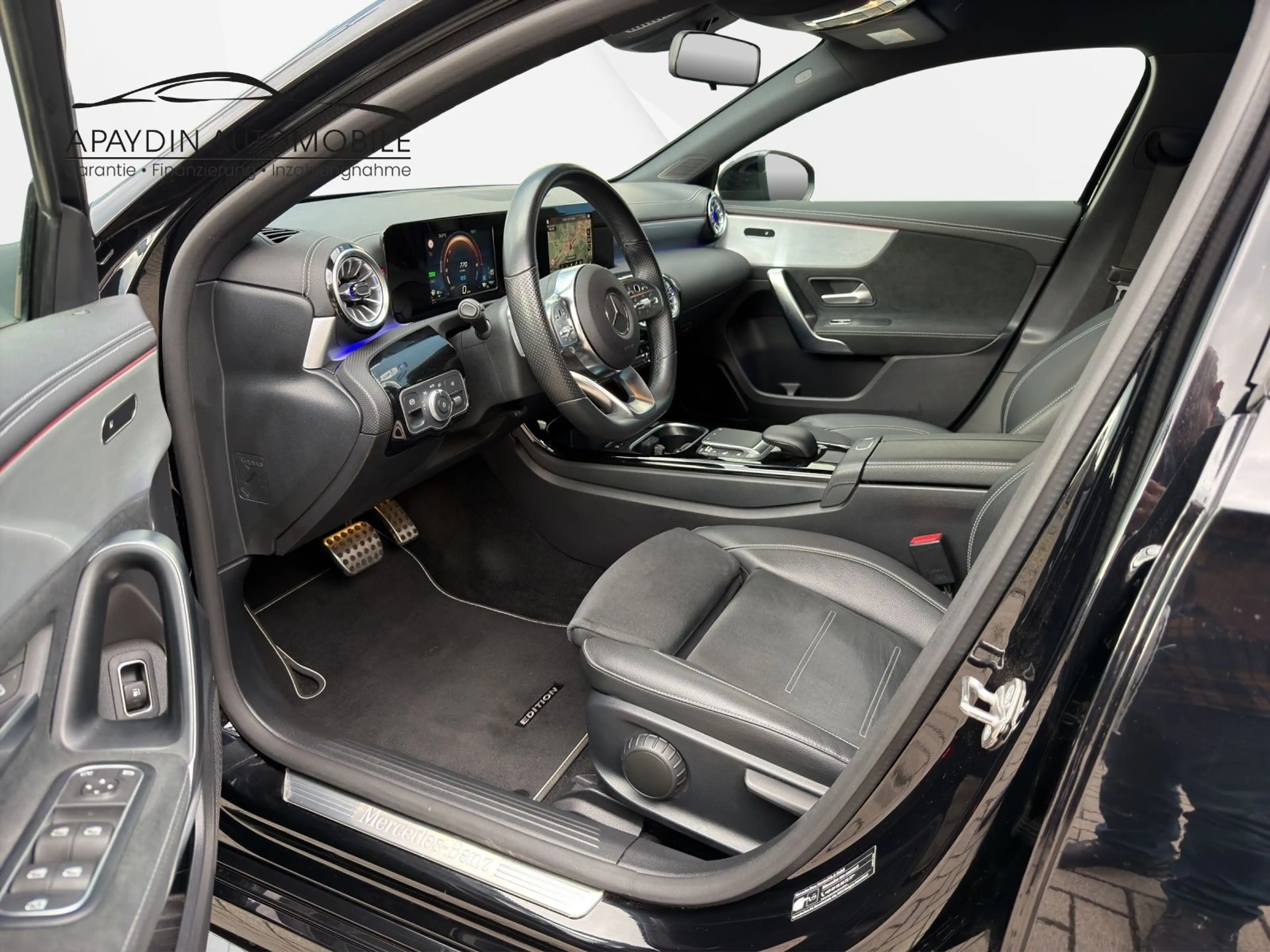 Mercedes-Benz A 250 AMG-Line LED/AMBIENTE/NIGHTPAKET/MBUX/PTS — photo 22