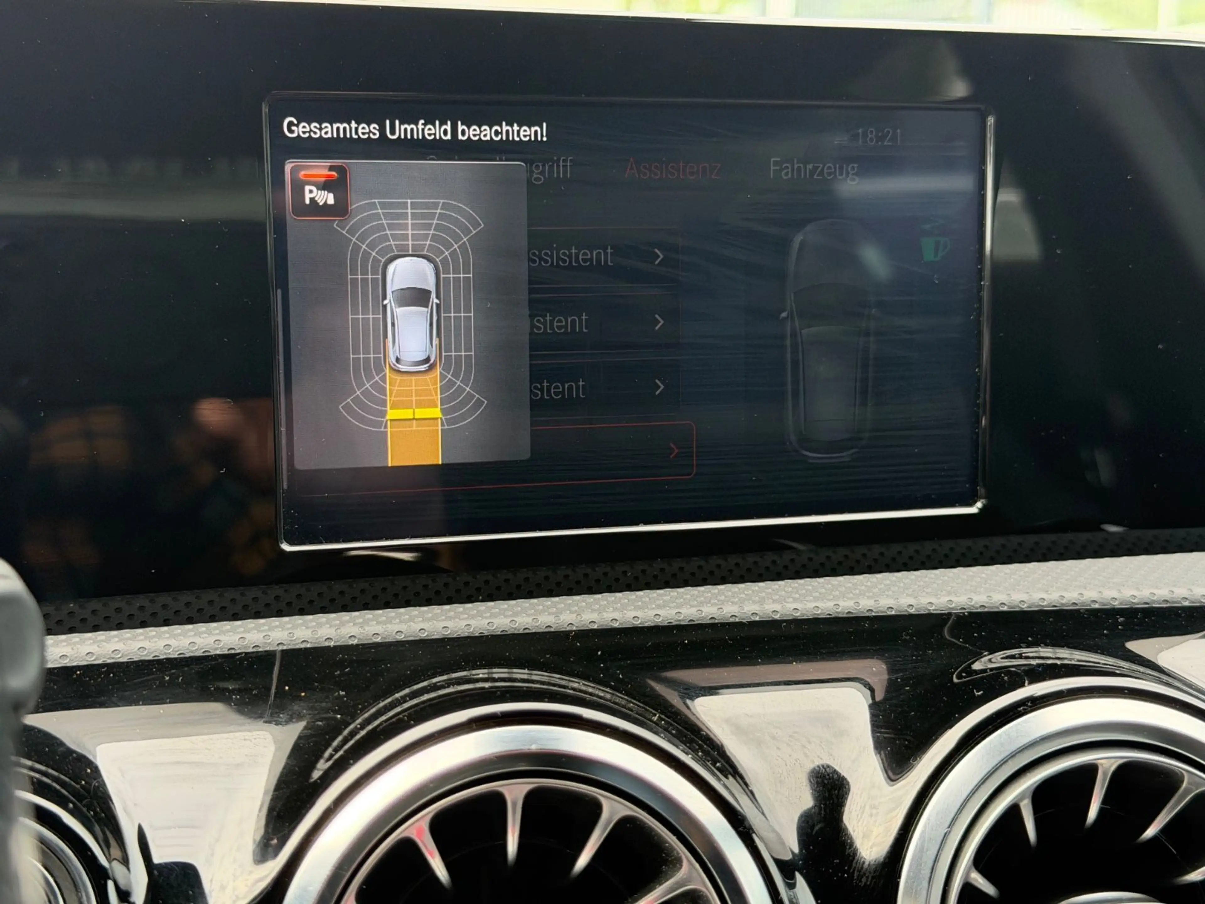 Mercedes-Benz A 250 AMG-Line LED/AMBIENTE/NIGHTPAKET/MBUX/PTS — photo 26