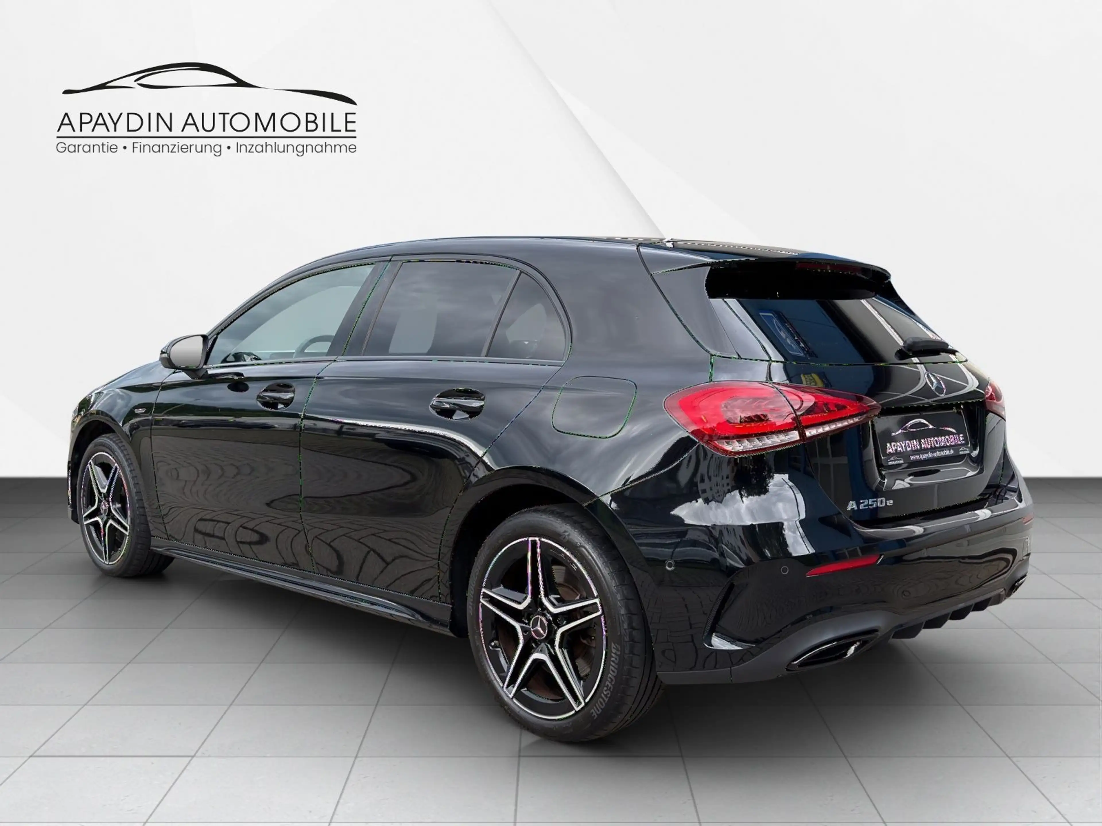 Mercedes-Benz A 250 AMG-Line LED/AMBIENTE/NIGHTPAKET/MBUX/PTS — photo 3