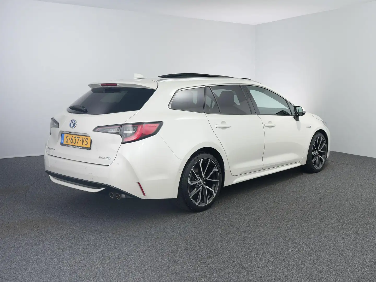 Toyota Corolla Touring Sports 2.0 Hybrid Premium | Pano | Carplay Wit - 2