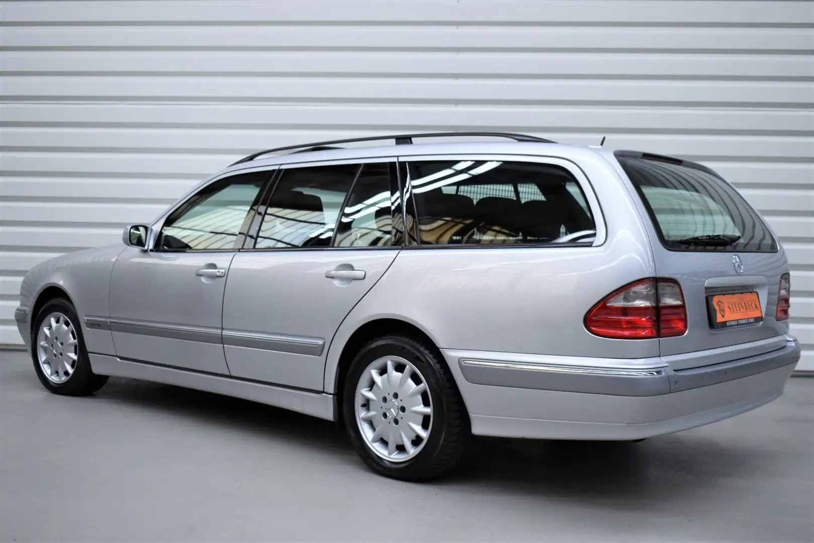 Mercedes-Benz E 220 E220 CDI T ELEGANCE+PDC+SHZ+Schiebedach Ezüst - 2