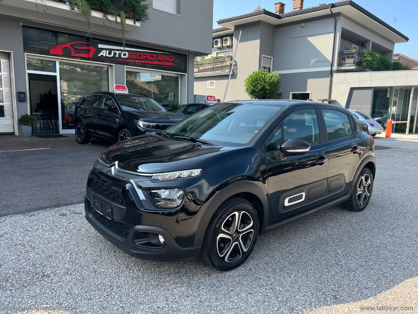 Citroen C3 PureTech 83 S&S Plus Noir - 1