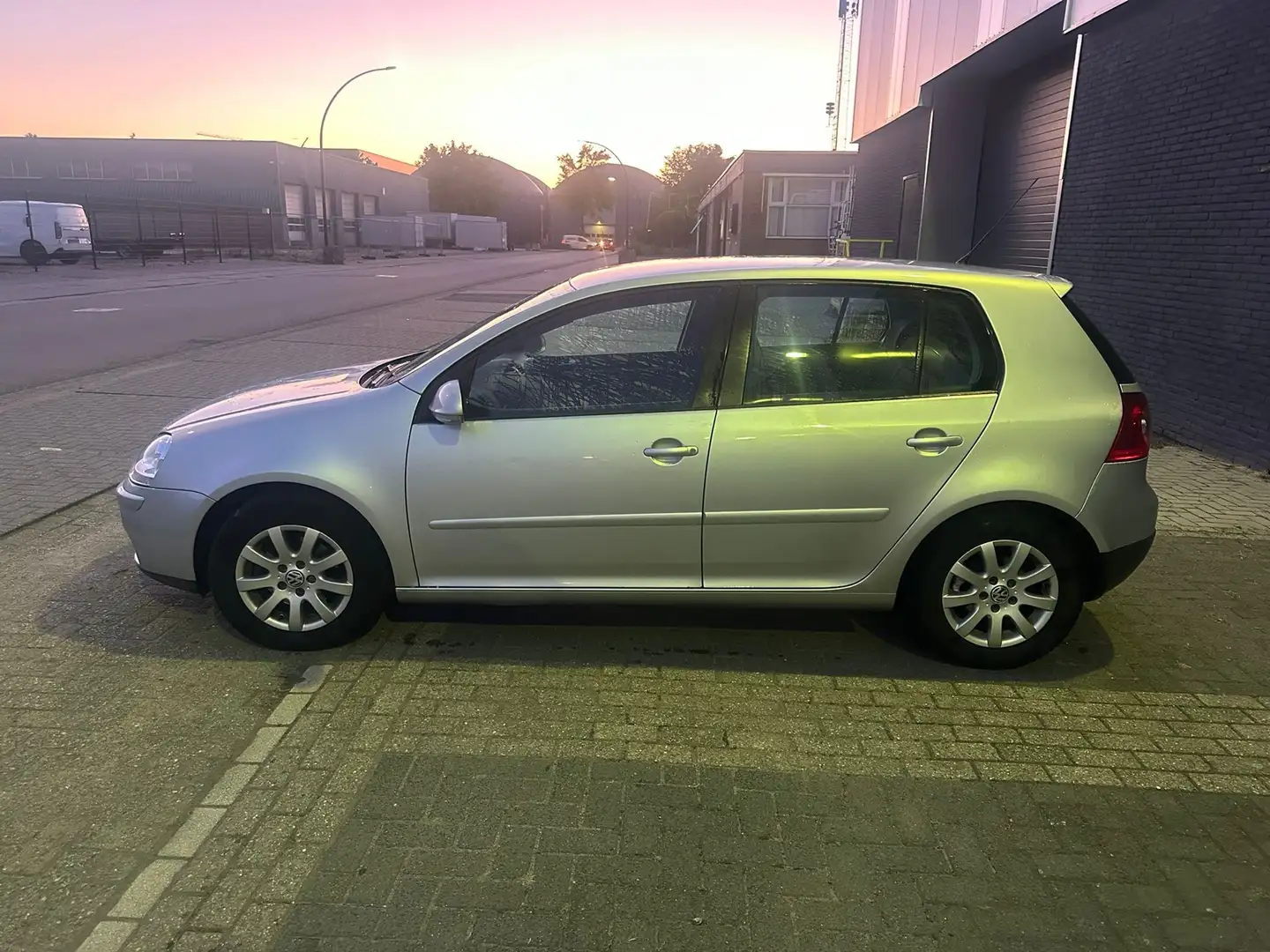 Volkswagen Golf 1.6 Trendline Gris - 2