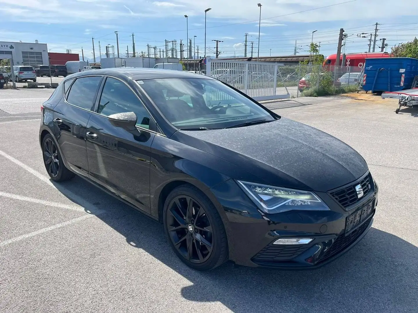 SEAT Leon Leon FR Black-Edition Plus 1,5 TSI DSG FR Black-Edition Plus Schwarz - 1
