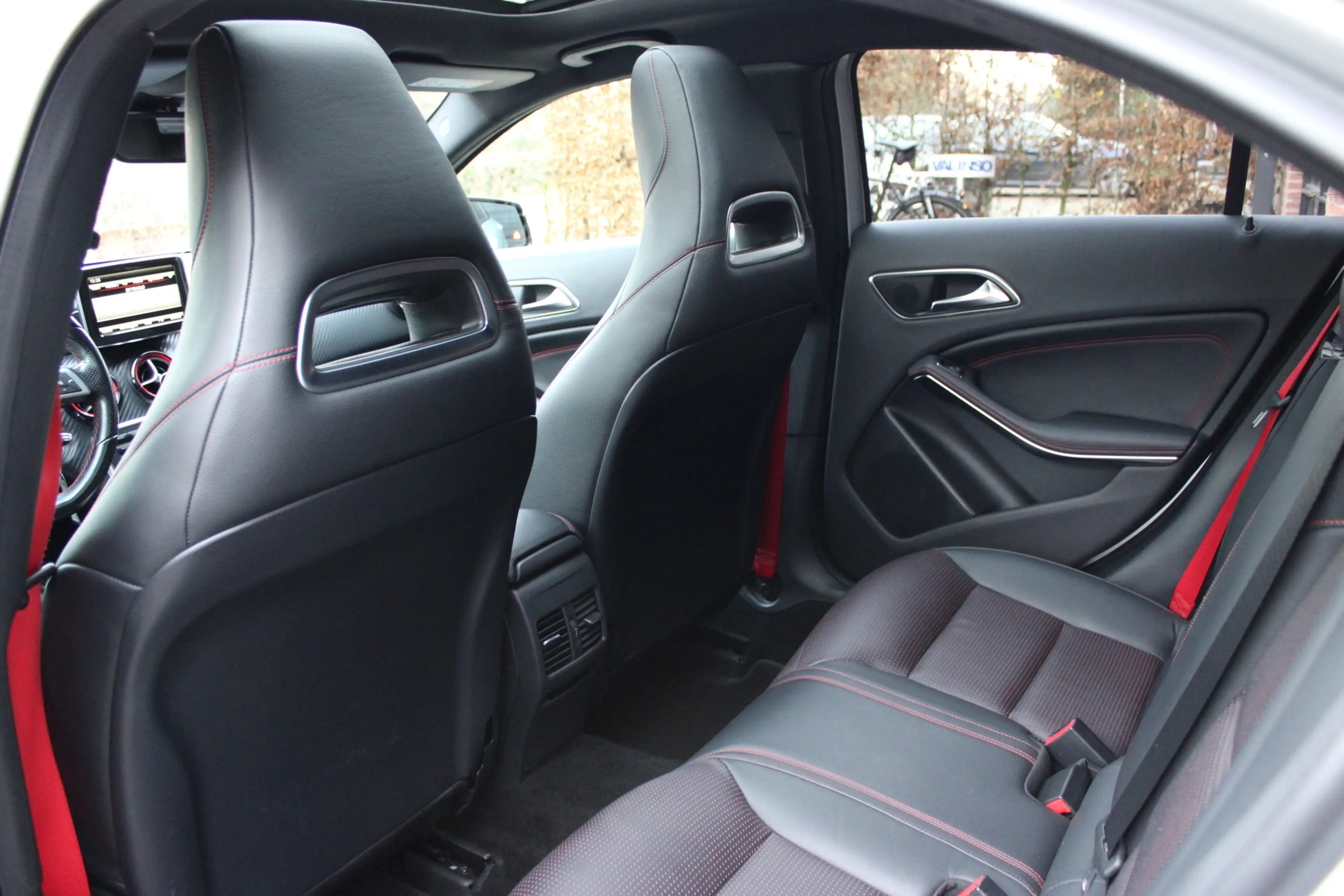 Mercedes-Benz A 45 AMG AMG 45 4MATIC Edition 1 Pano dak — photo 11