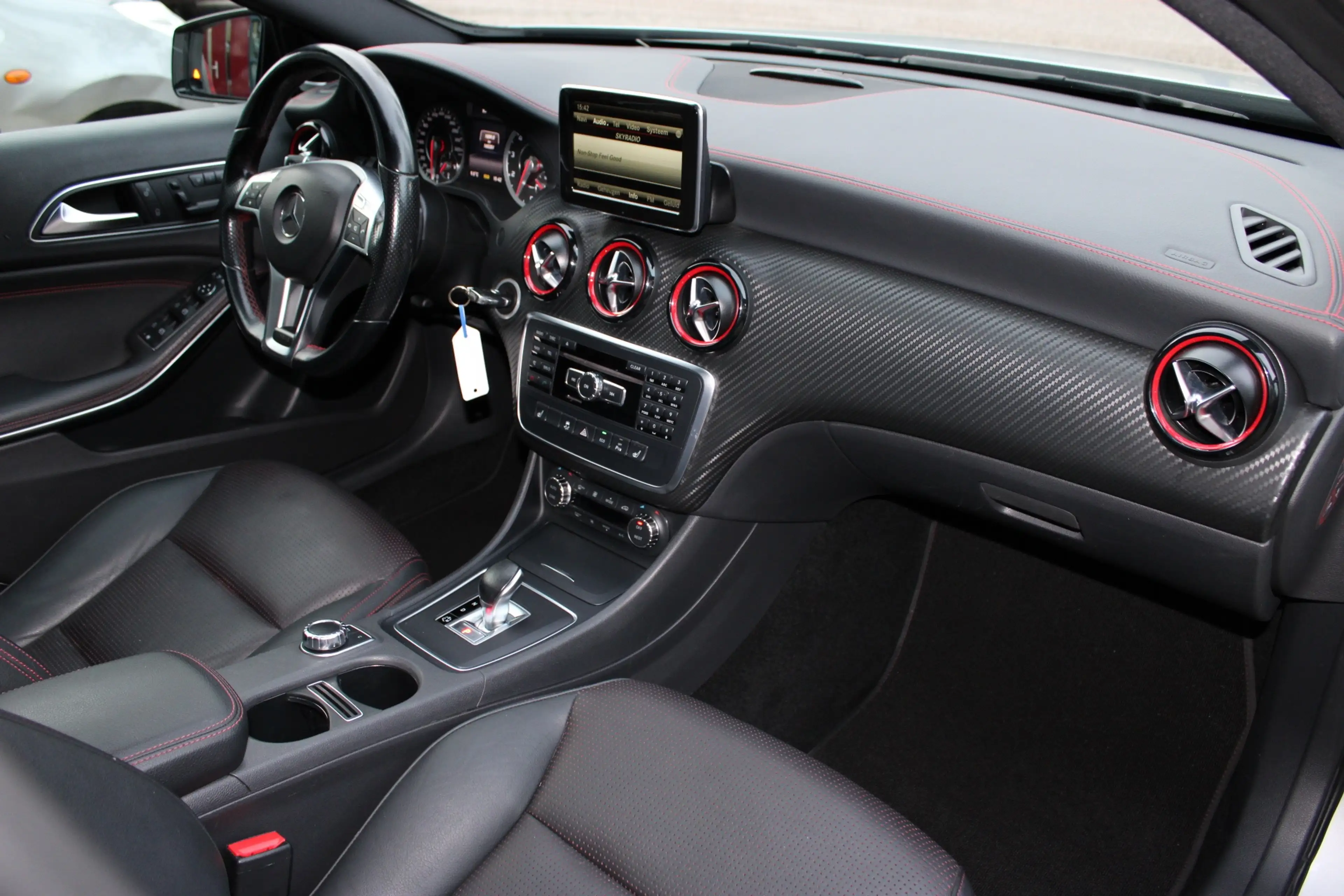 Mercedes-Benz A 45 AMG AMG 45 4MATIC Edition 1 Pano dak — photo 10
