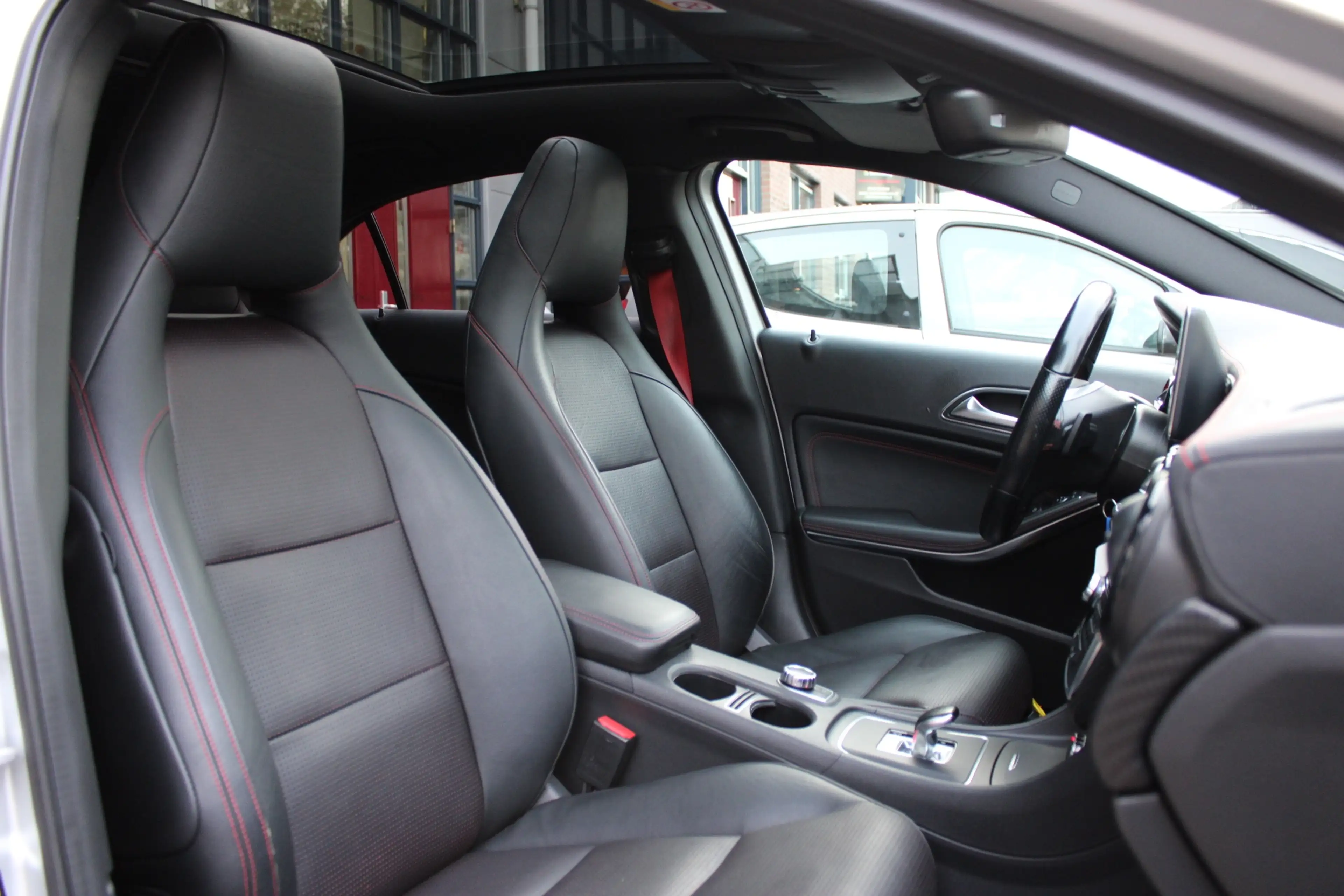 Mercedes-Benz A 45 AMG AMG 45 4MATIC Edition 1 Pano dak — photo 8