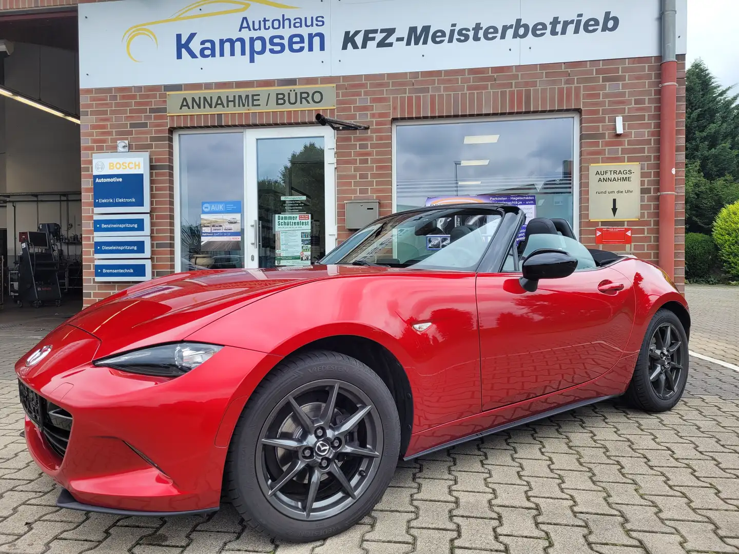 Mazda MX-5 SKYACTIV-G 131 Sports-Line Rouge - 1