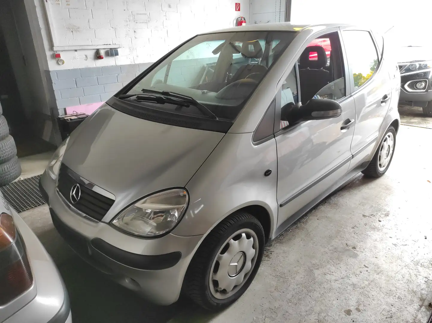 Mercedes-Benz A 140 *TÜV NEU* AHK KLIMA ALLWETTER SERVO ABS Classic Silber - 2