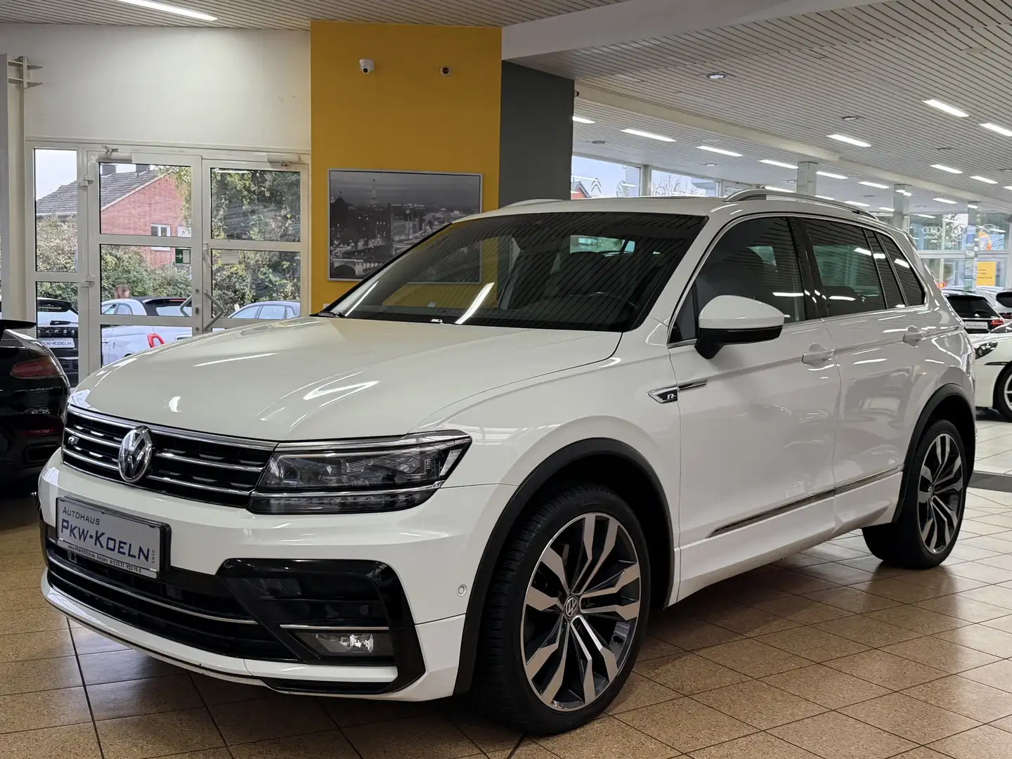 Volkswagen Tiguan 2.0 TDi 4M R-LiNE*PANO*ACC*DCC*LED*KAMERA Blanc - 1