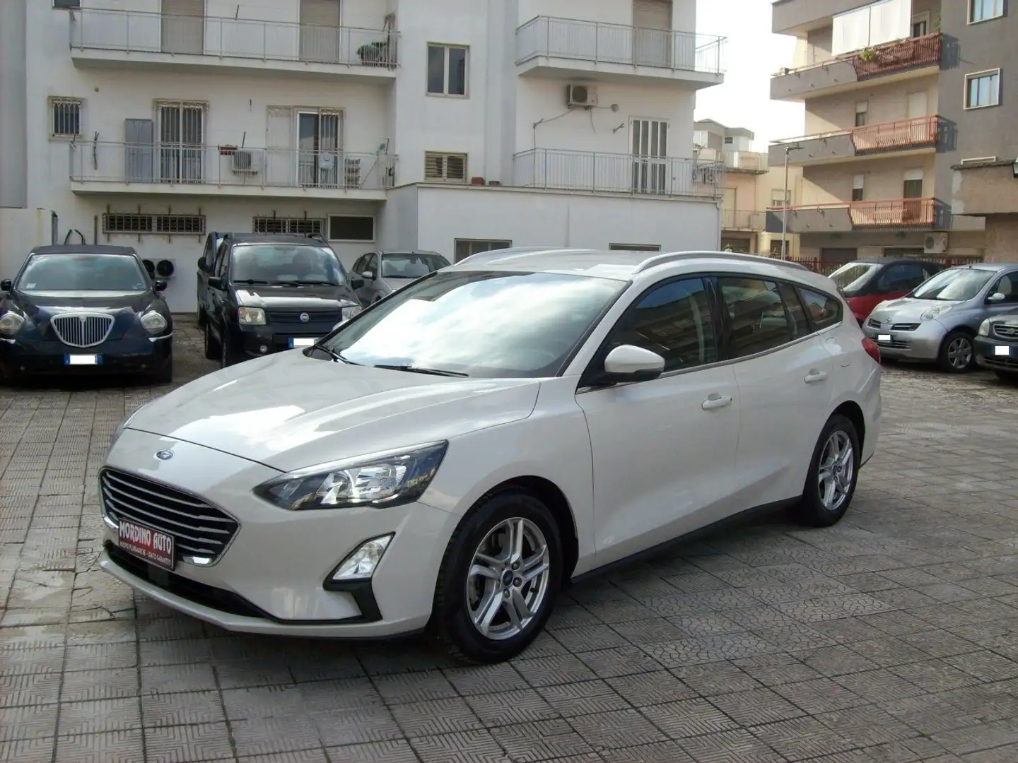 Ford Focus SW 1.5 ecoblue 120cv Titanium Beige - 1