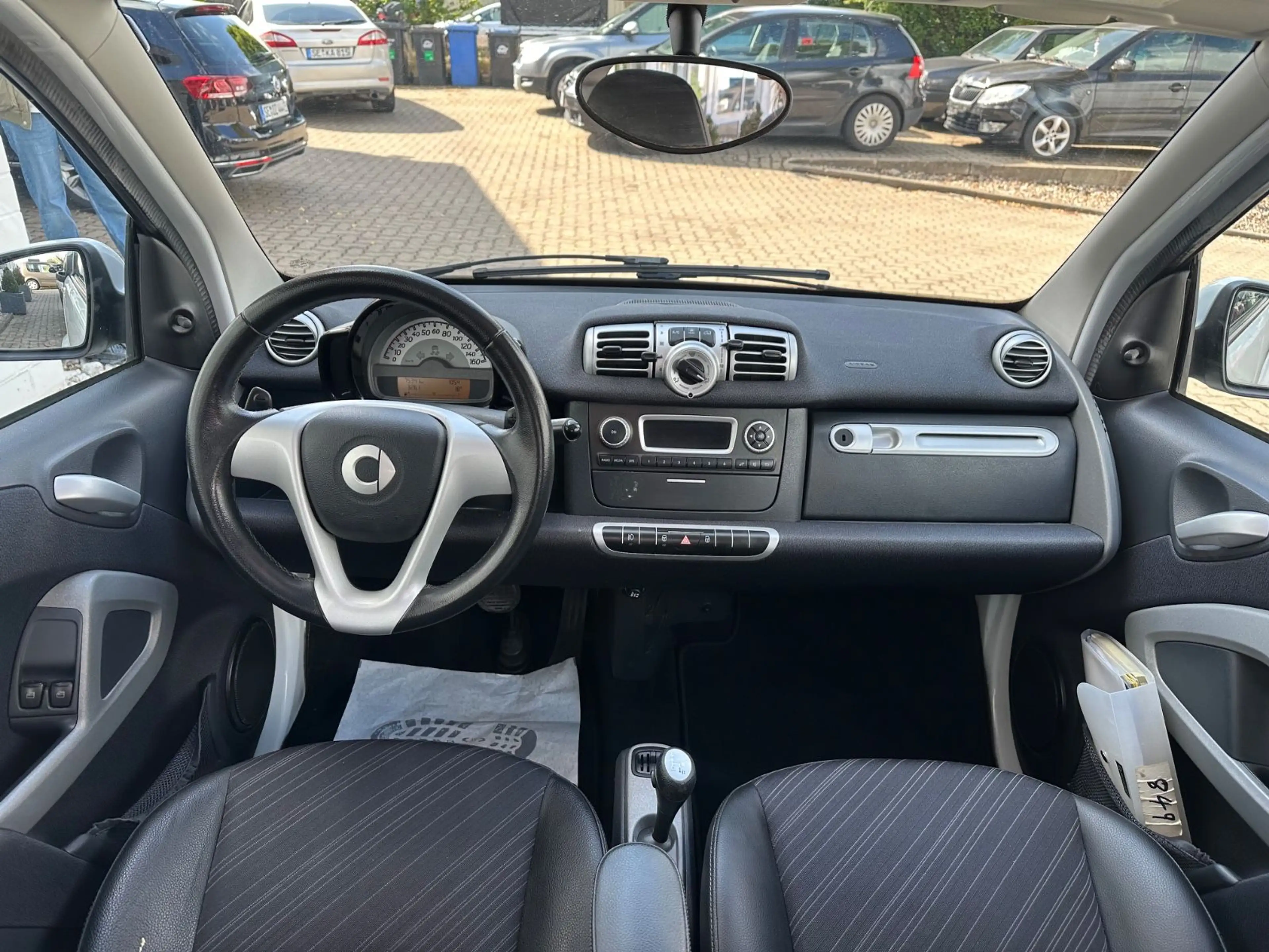 smart forTwo coupe Micro Hybrid Drive/PANO/KLIMA/GJR/ — photo 11