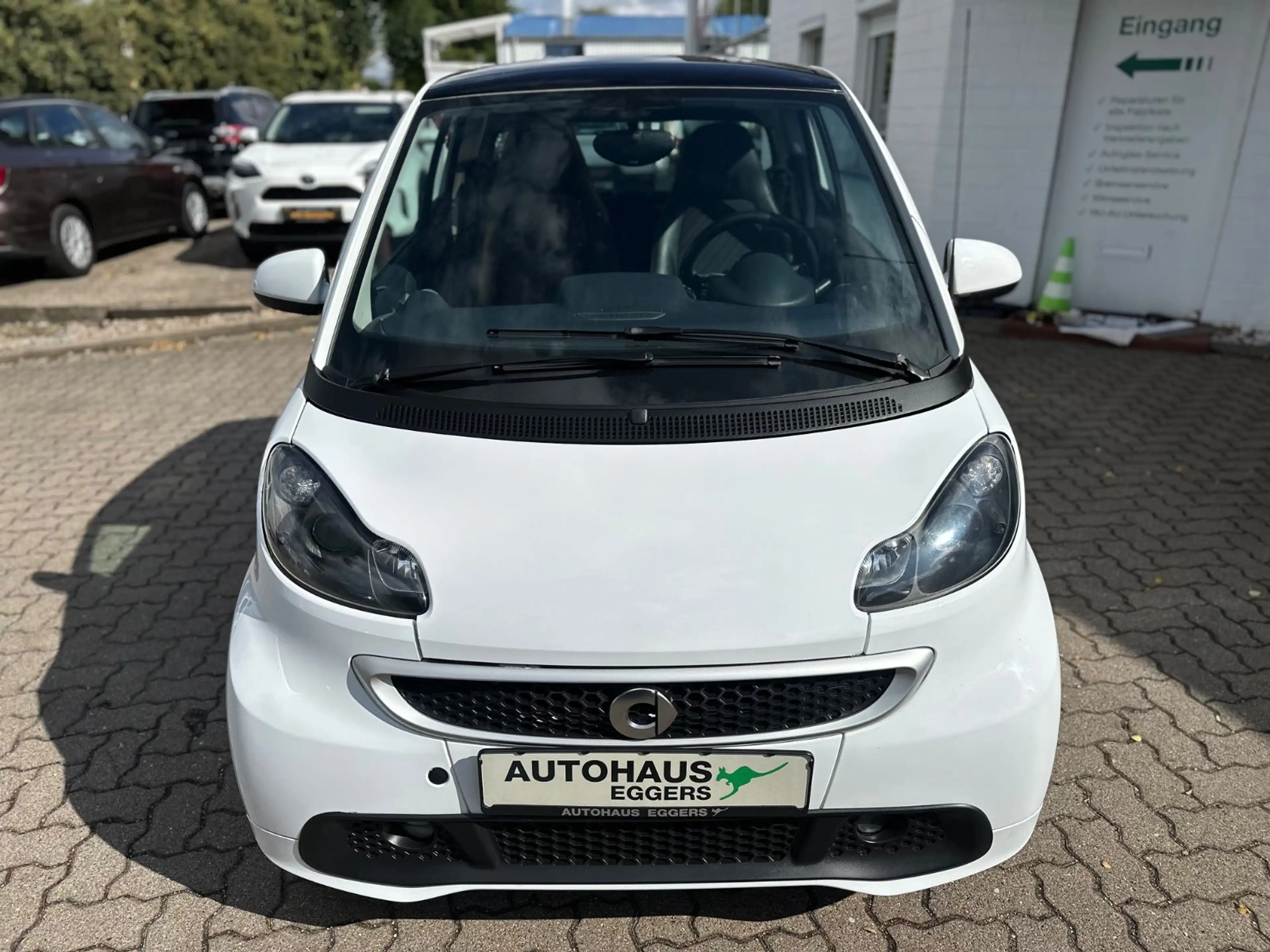 smart forTwo coupe Micro Hybrid Drive/PANO/KLIMA/GJR/ — photo 3