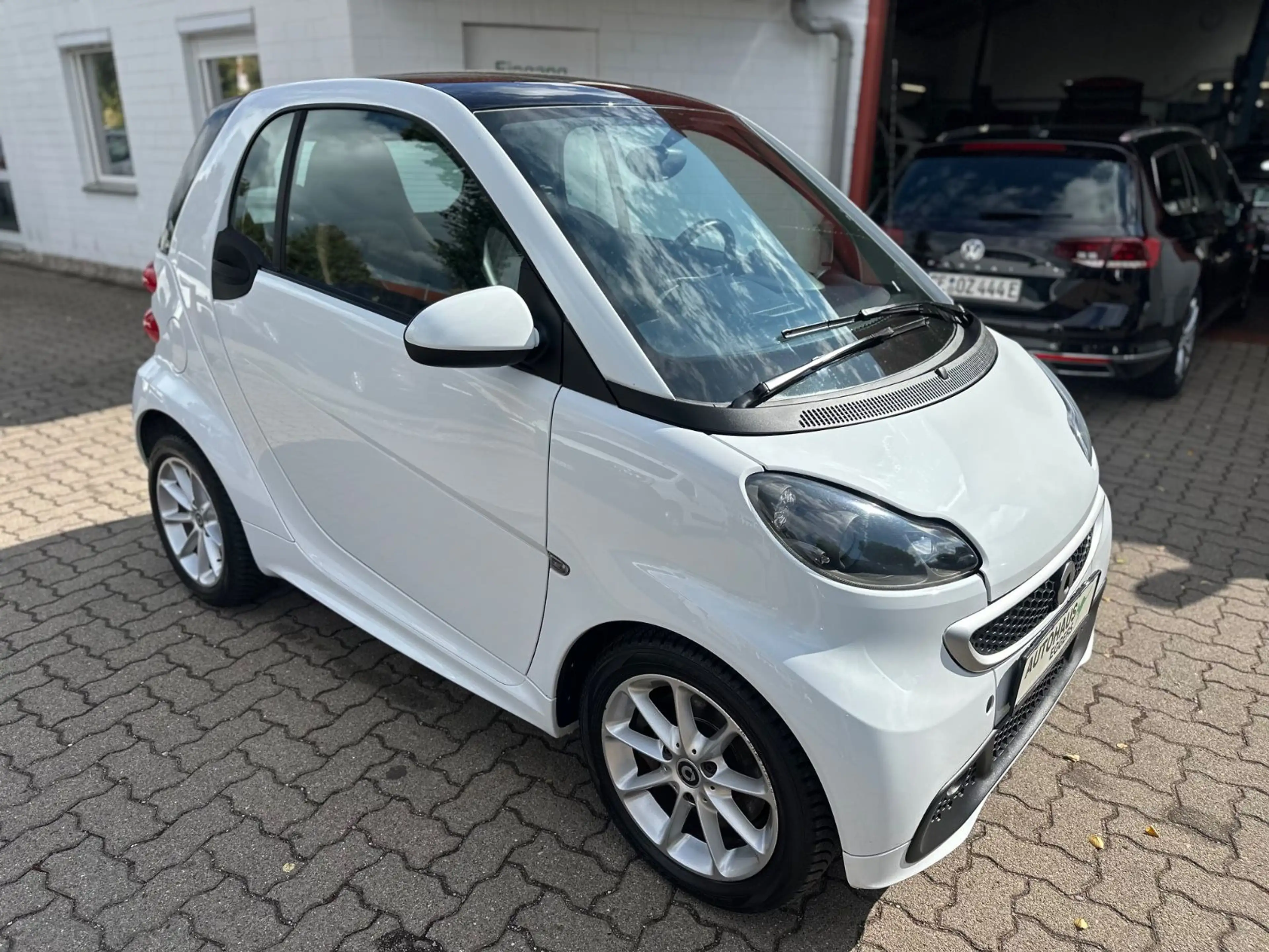 smart forTwo coupe Micro Hybrid Drive/PANO/KLIMA/GJR/ — photo 4