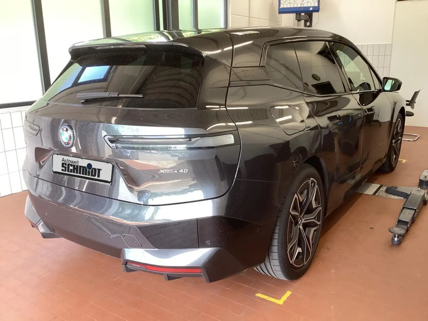 BMW iX xDrive40 + 2Jahre-BPS.-GARANTIE Grau - 2
