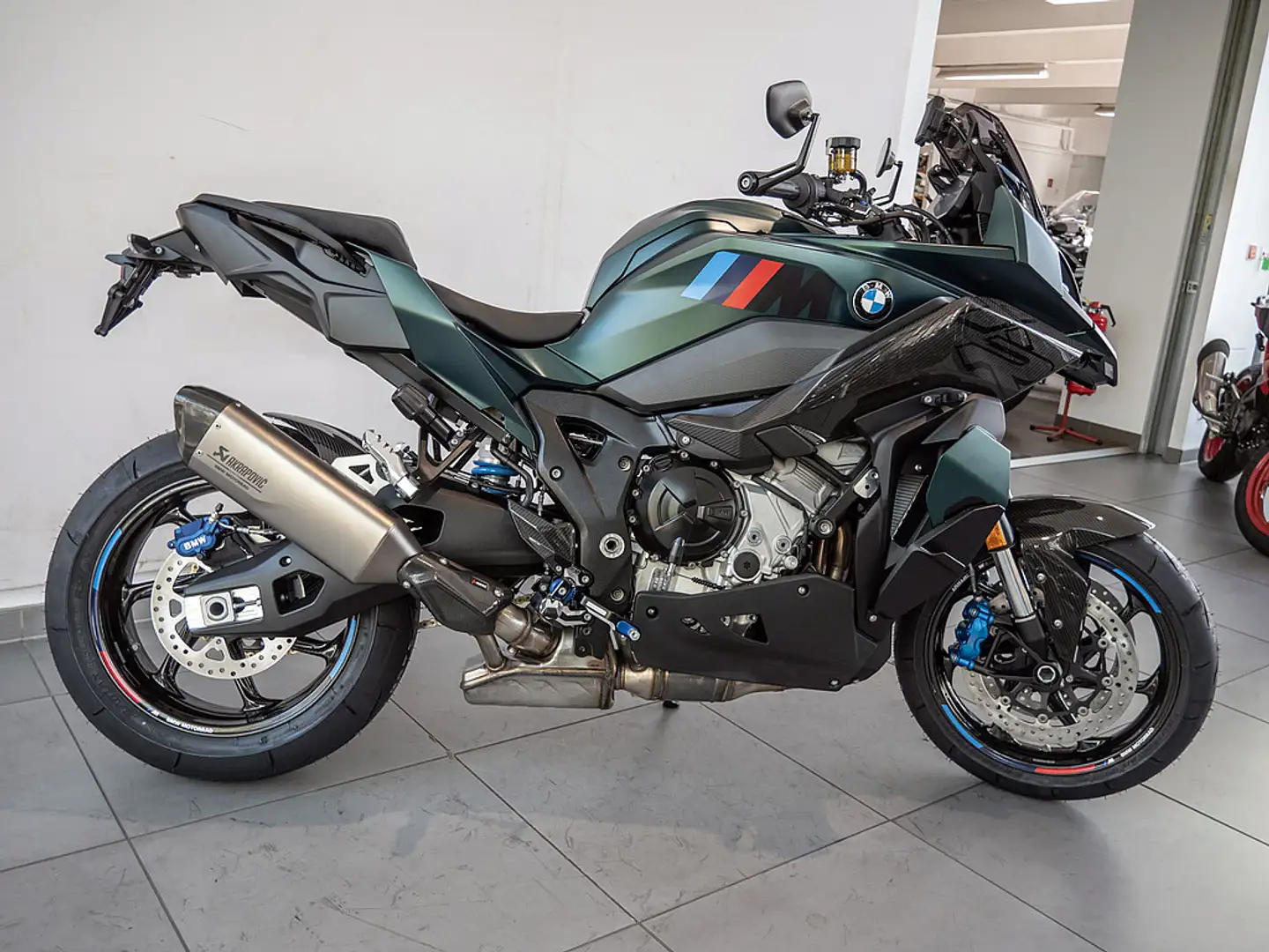 BMW M 1000 XR Vert - 2