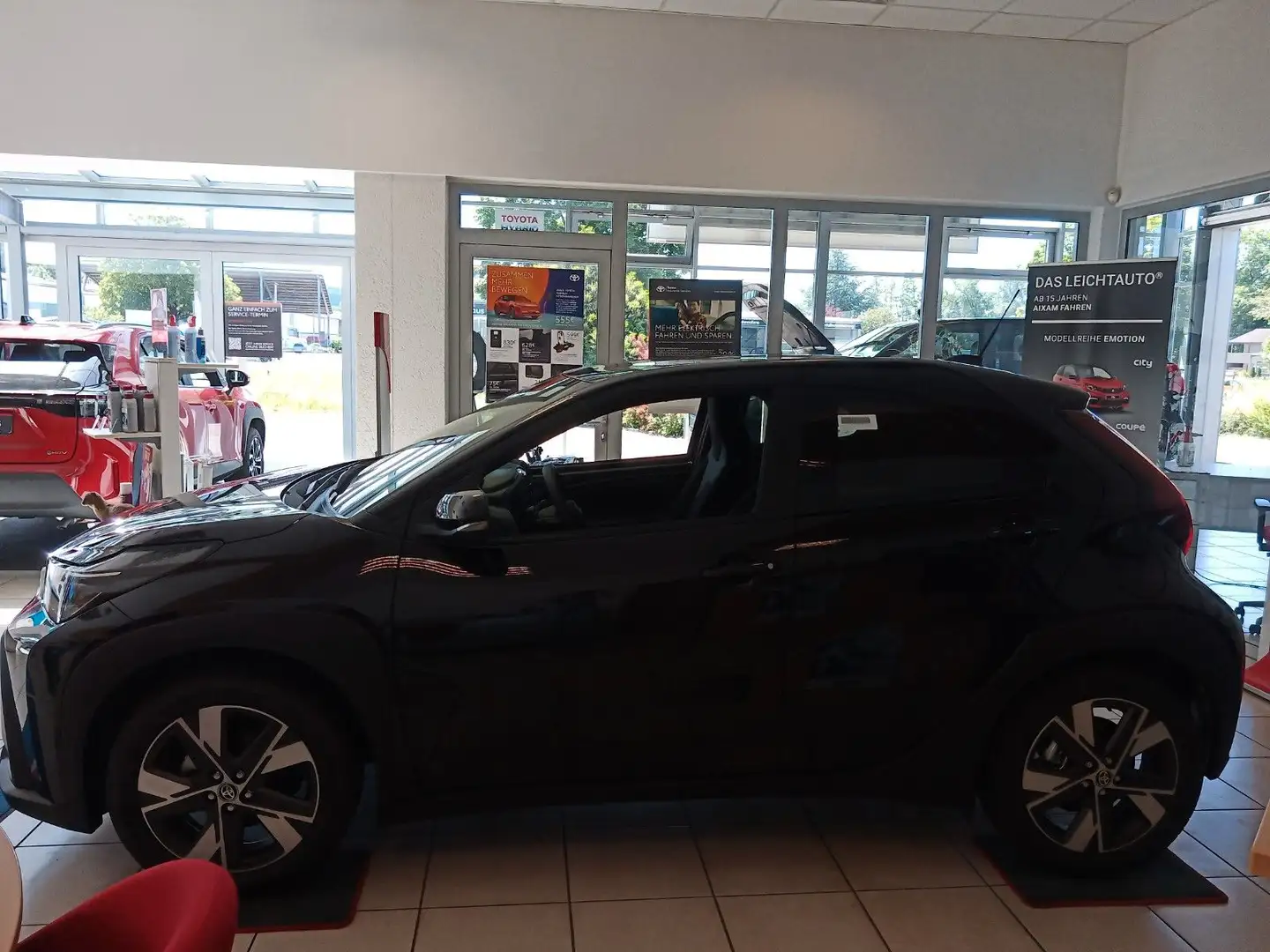 Toyota Sonstige Aygo X Hybrid Active Schwarz - 2