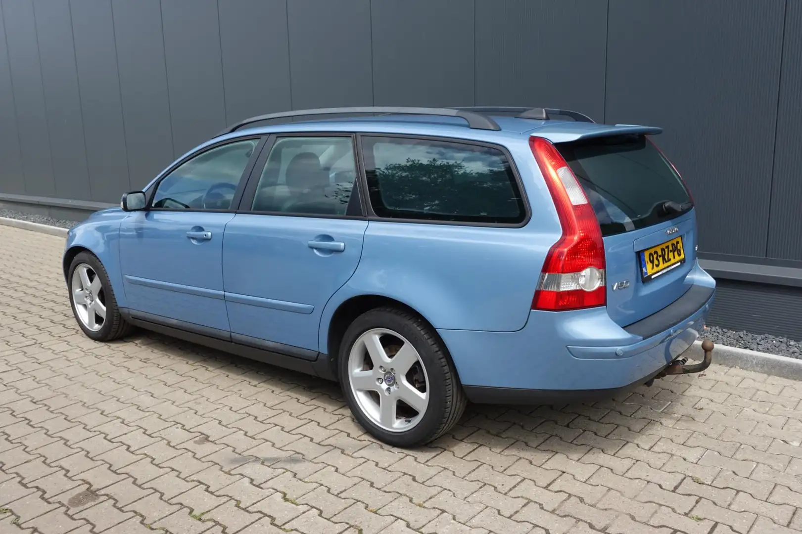 Volvo V50 2.4 Momentum Blauw - 2
