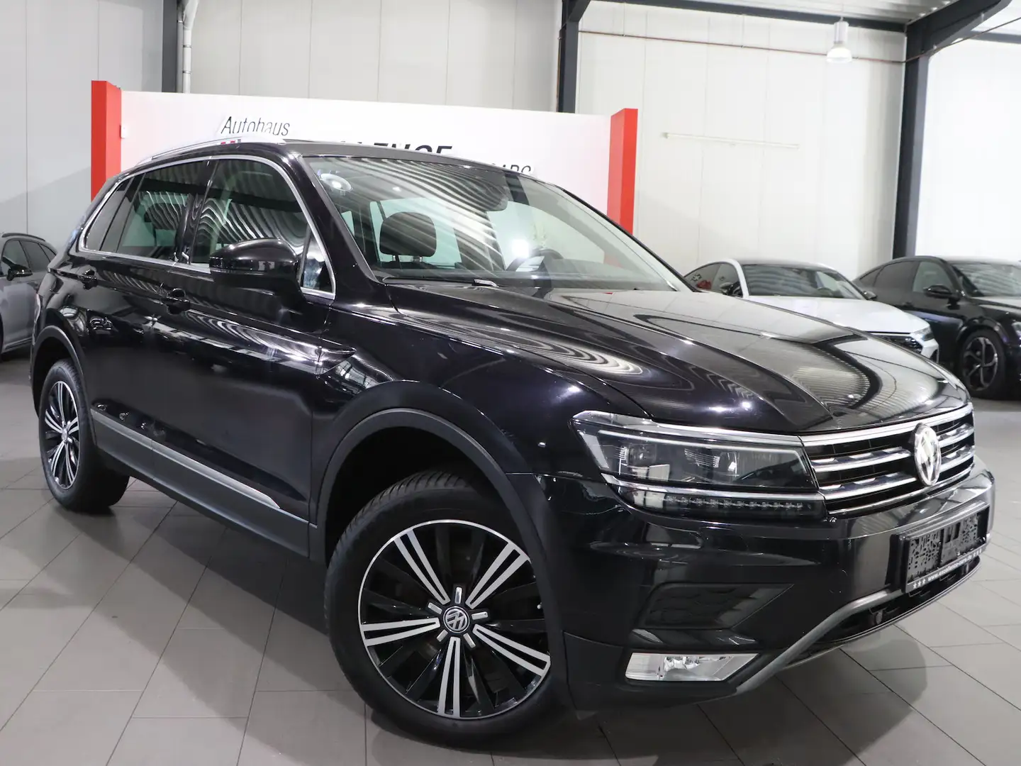 Volkswagen Tiguan 2.0 TDI DSG 4M HIGHLINE / PANORAMA / LED Negro - 2
