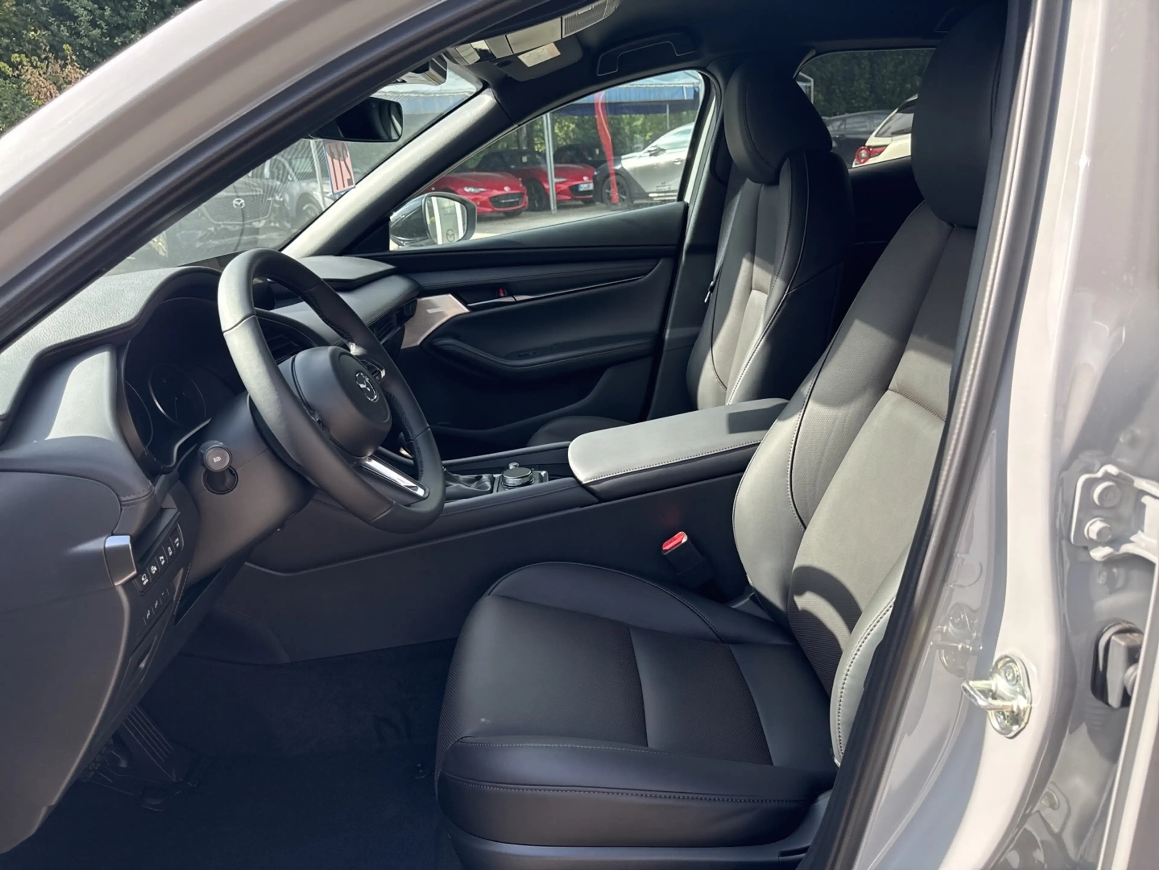 Mazda 3 e-SKYACTIV-X 186 FWD 6AT HOMURA PLUS — photo 6