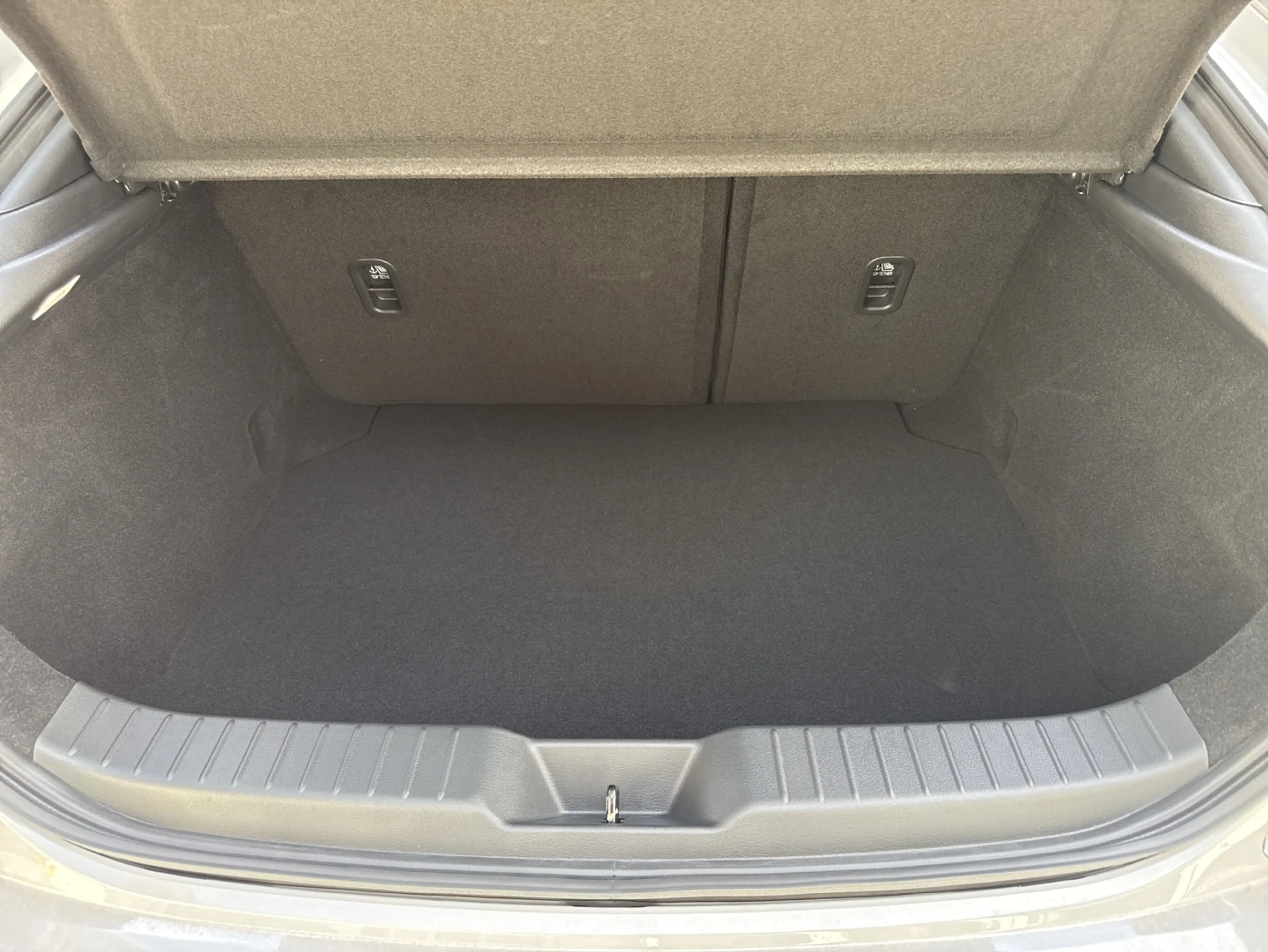 Mazda 3 e-SKYACTIV-X 186 FWD 6AT HOMURA PLUS — photo 8