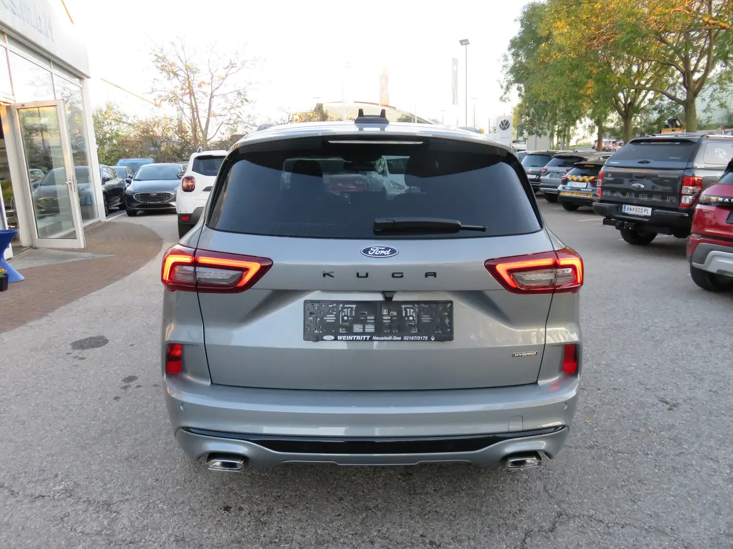 Ford Kuga 2,5 Duratec FHEV ST-Line Aut. Grau - 2
