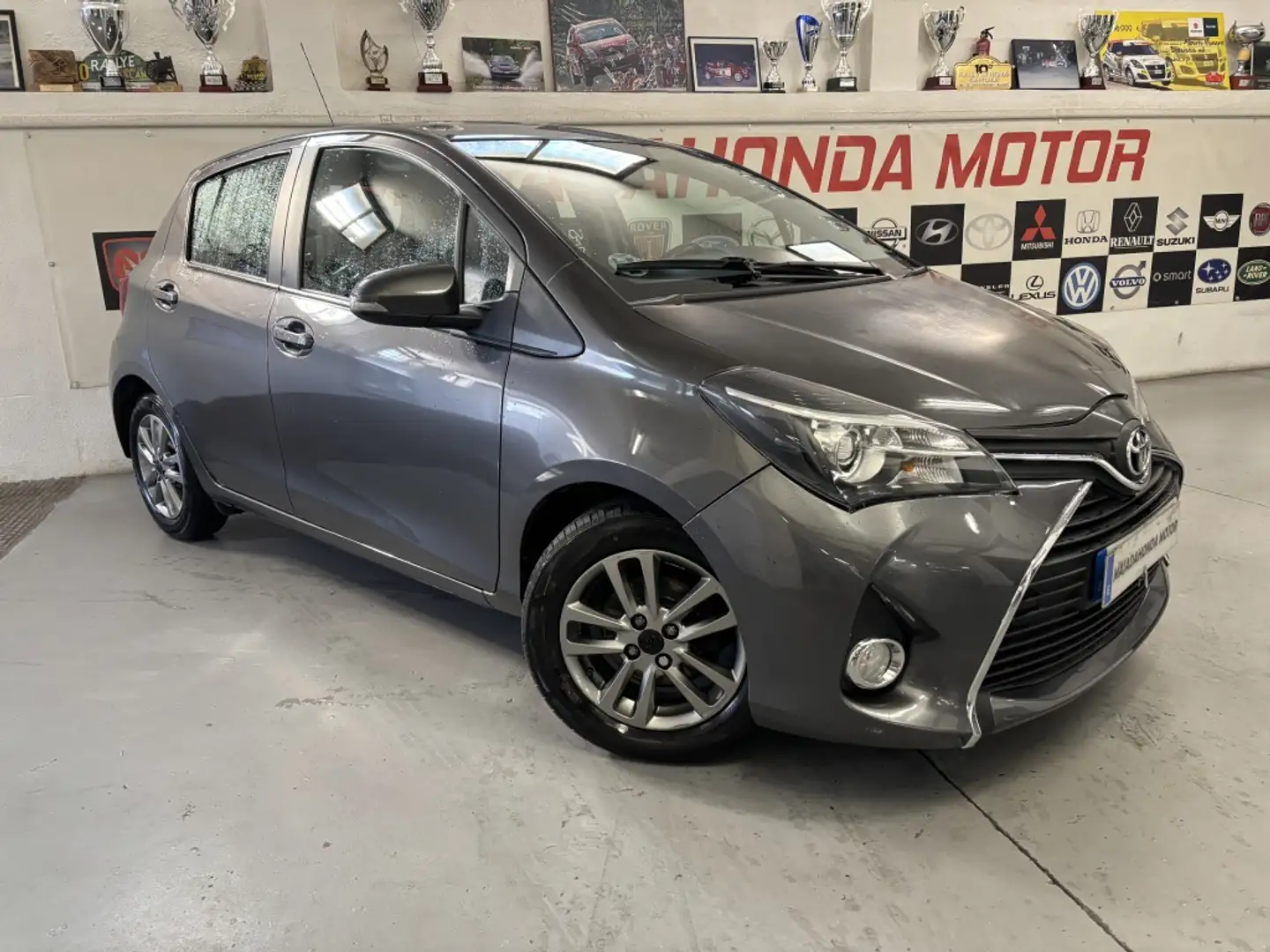 Toyota Yaris 1.4D-4D City Gris - 2