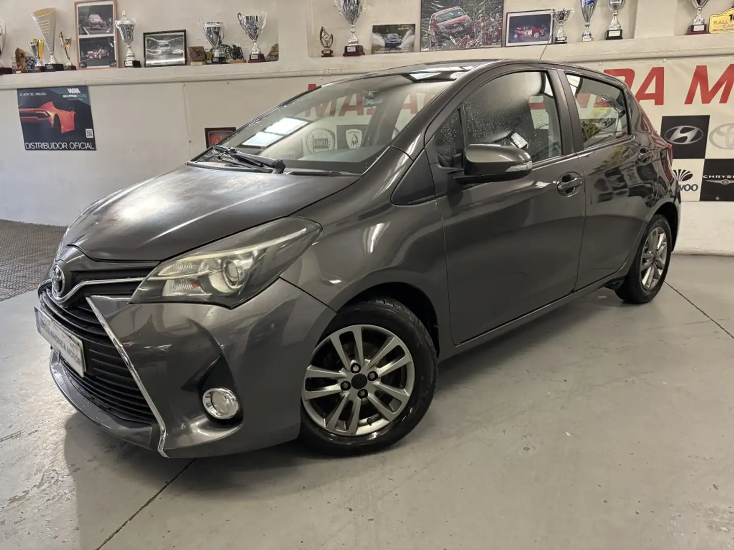 Toyota Yaris 1.4D-4D City Gris - 1