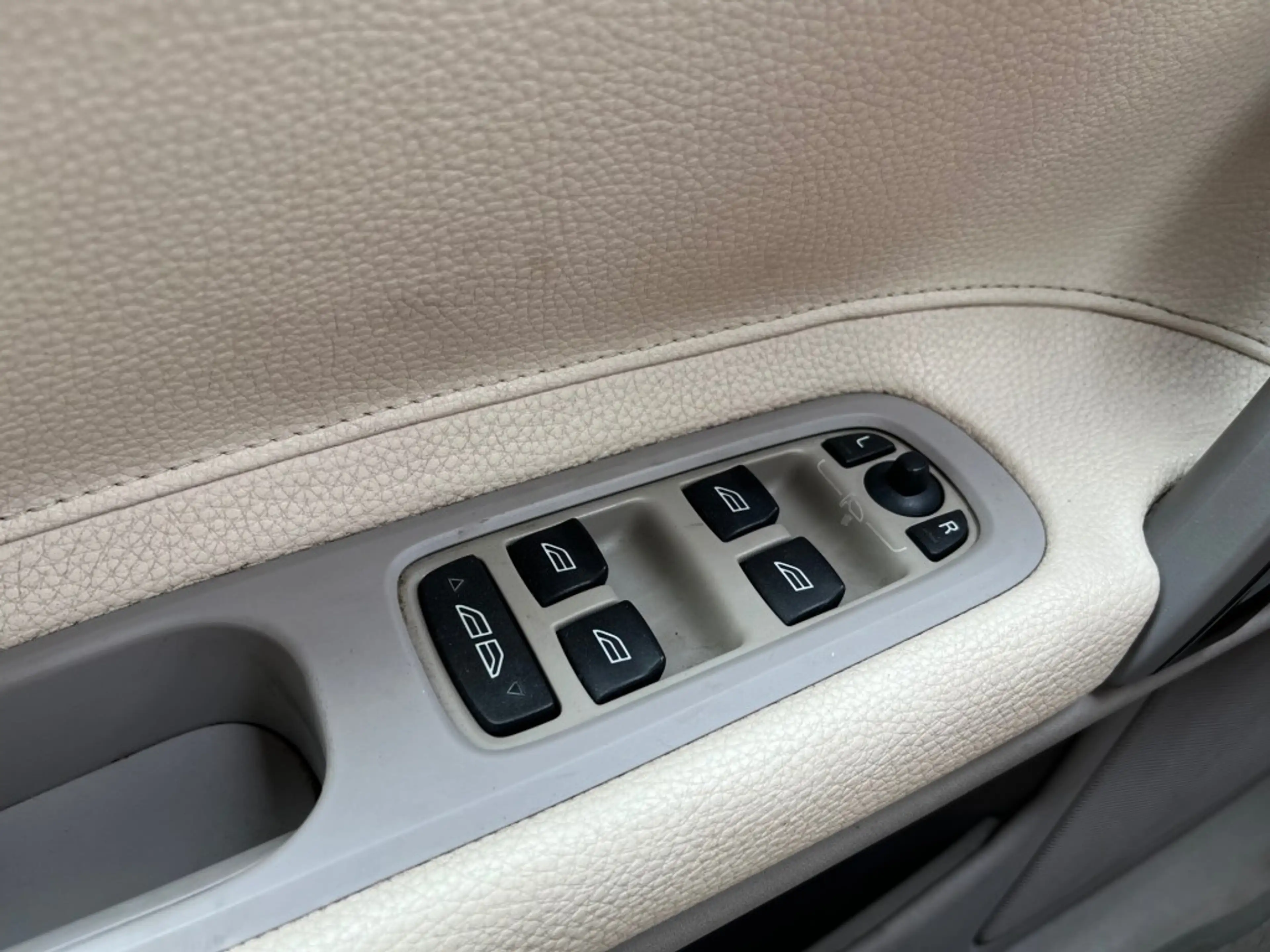 Volvo C70 2.4I CABRIOLET 170PK / LEDER / STOELVERW. / DYNAUD — photo 13
