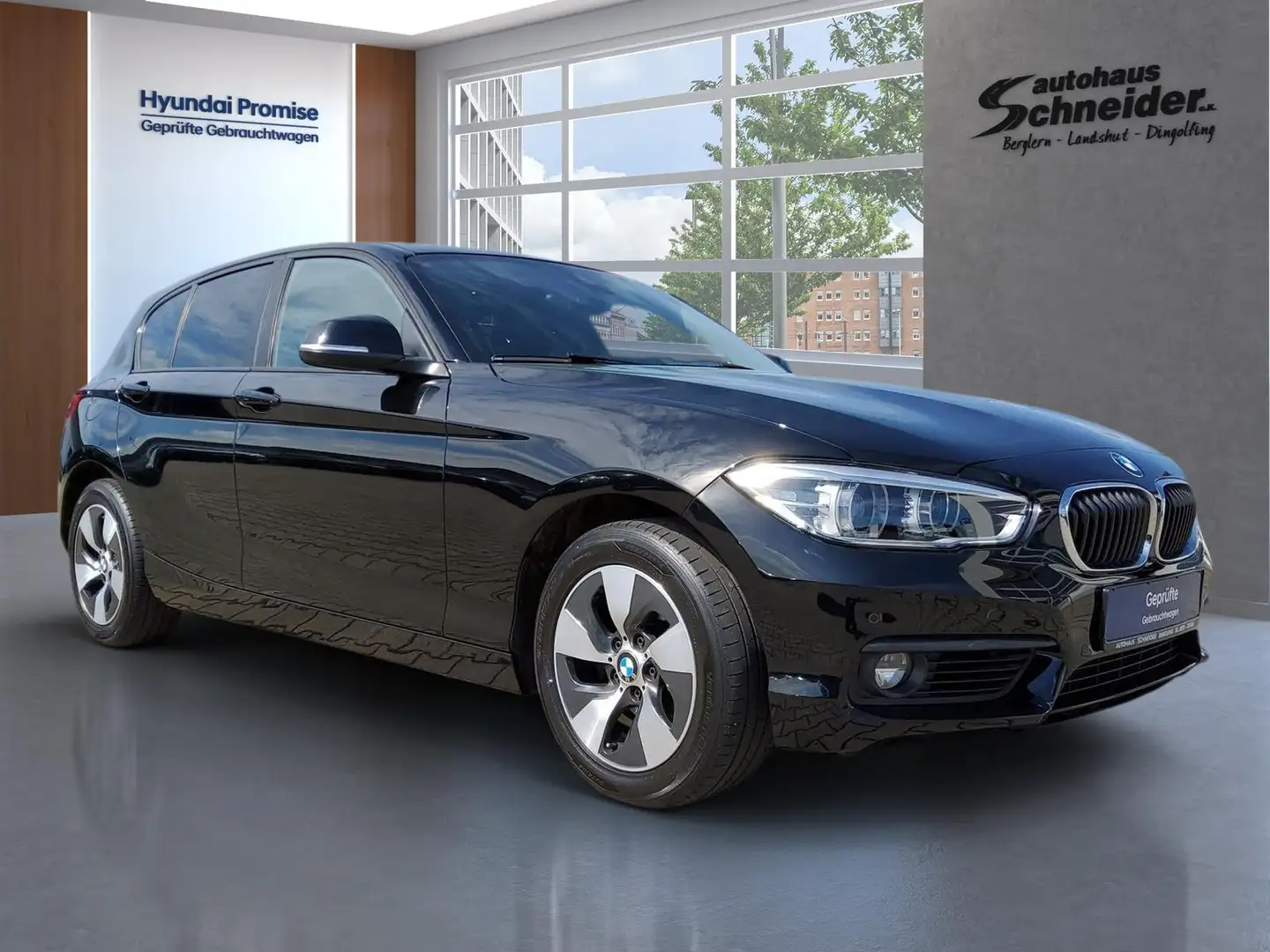 BMW 120 Diesel Lim. Automatik ADVANTAGE NAVI/LED/SHZ/TEMPO Noir - 2