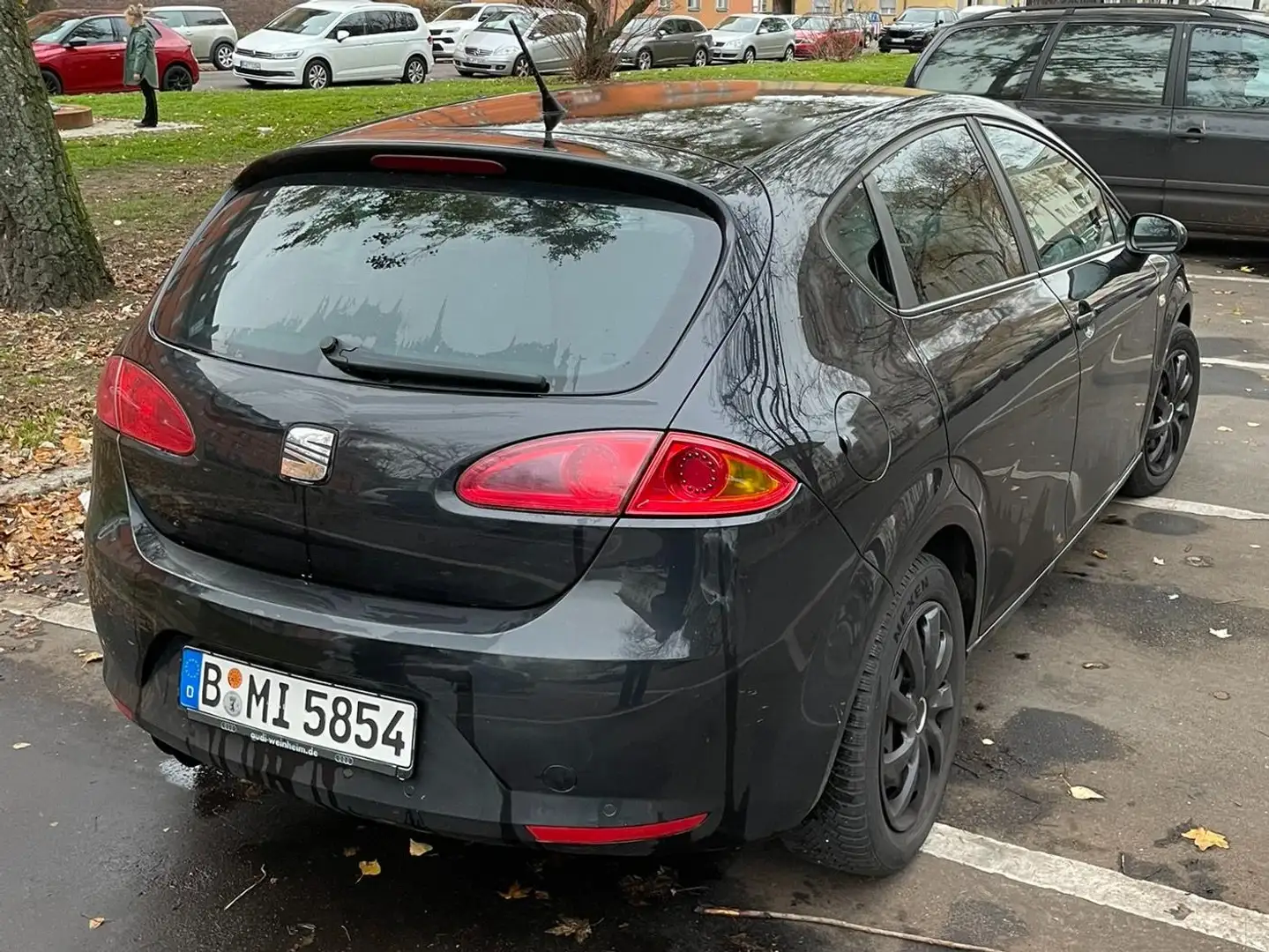 SEAT Leon Leon 1.8 (T FSI) TSI Comfort Limited Schwarz - 2