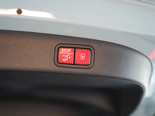 Mercedes-Benz GLB view 6