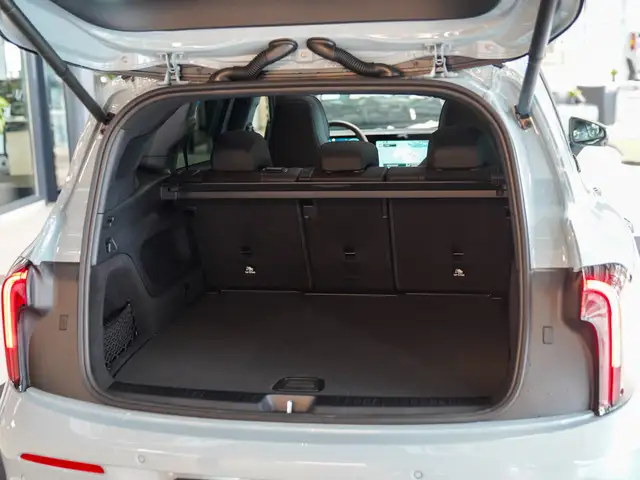 Mercedes-Benz GLB view 5