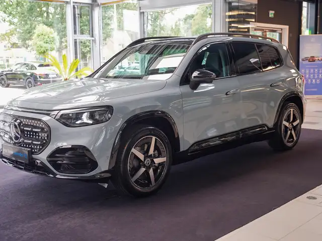 Mercedes-Benz GLB view 7