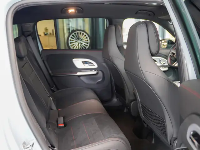 Mercedes-Benz GLB view 13