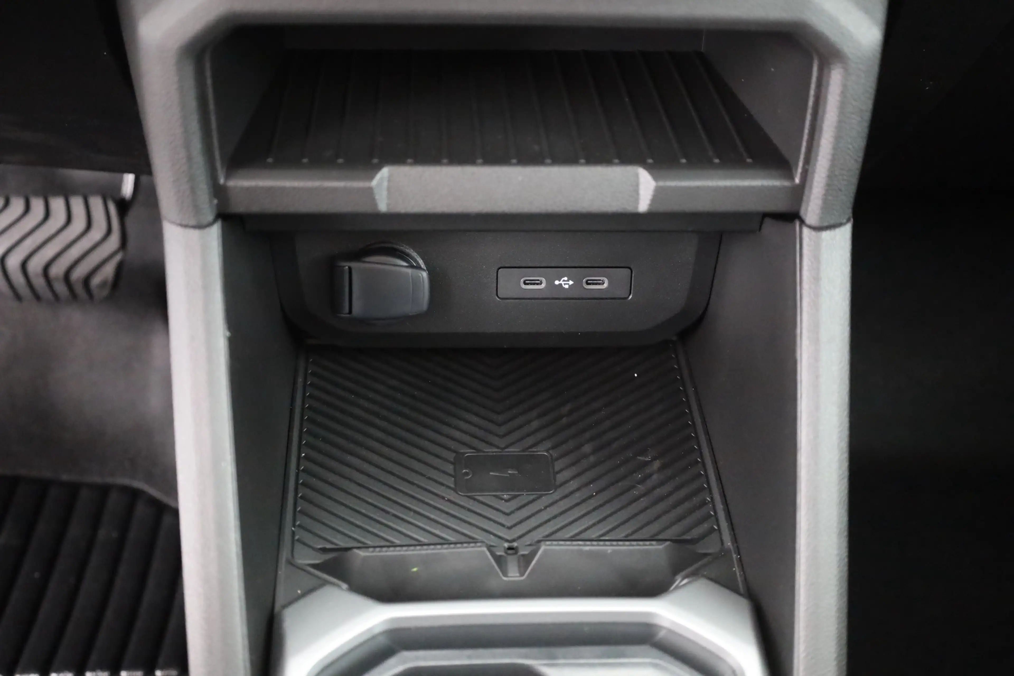 Dacia Duster Hybrid 155 Aut. LED ACC Navi — photo 14