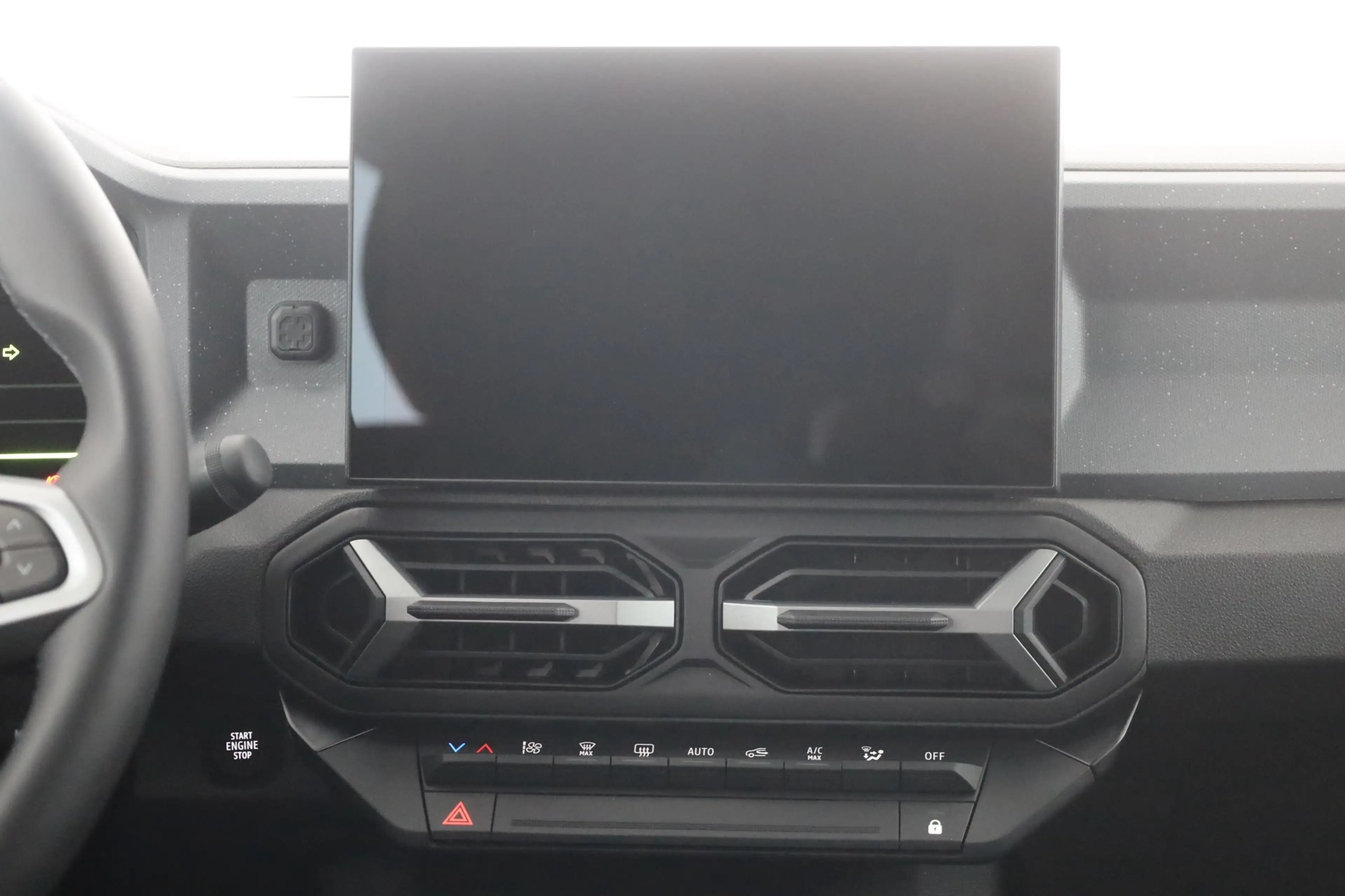 Dacia Duster Hybrid 155 Aut. LED ACC Navi — photo 12