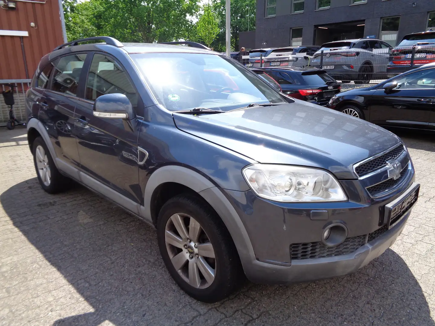 Chevrolet Captiva 2.0 D LT 4WD Exclusive, Autom., 7 Sitze Grau - 1