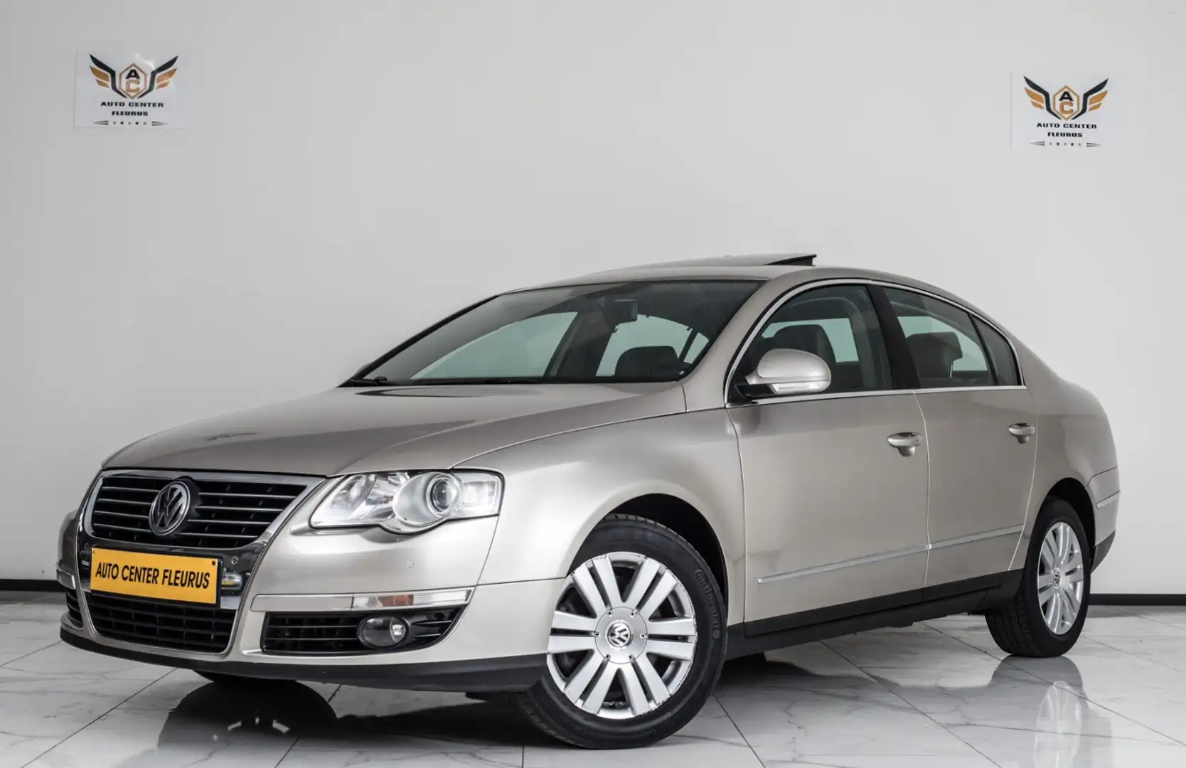 Volkswagen Passat 1.9 TDi Beige - 2